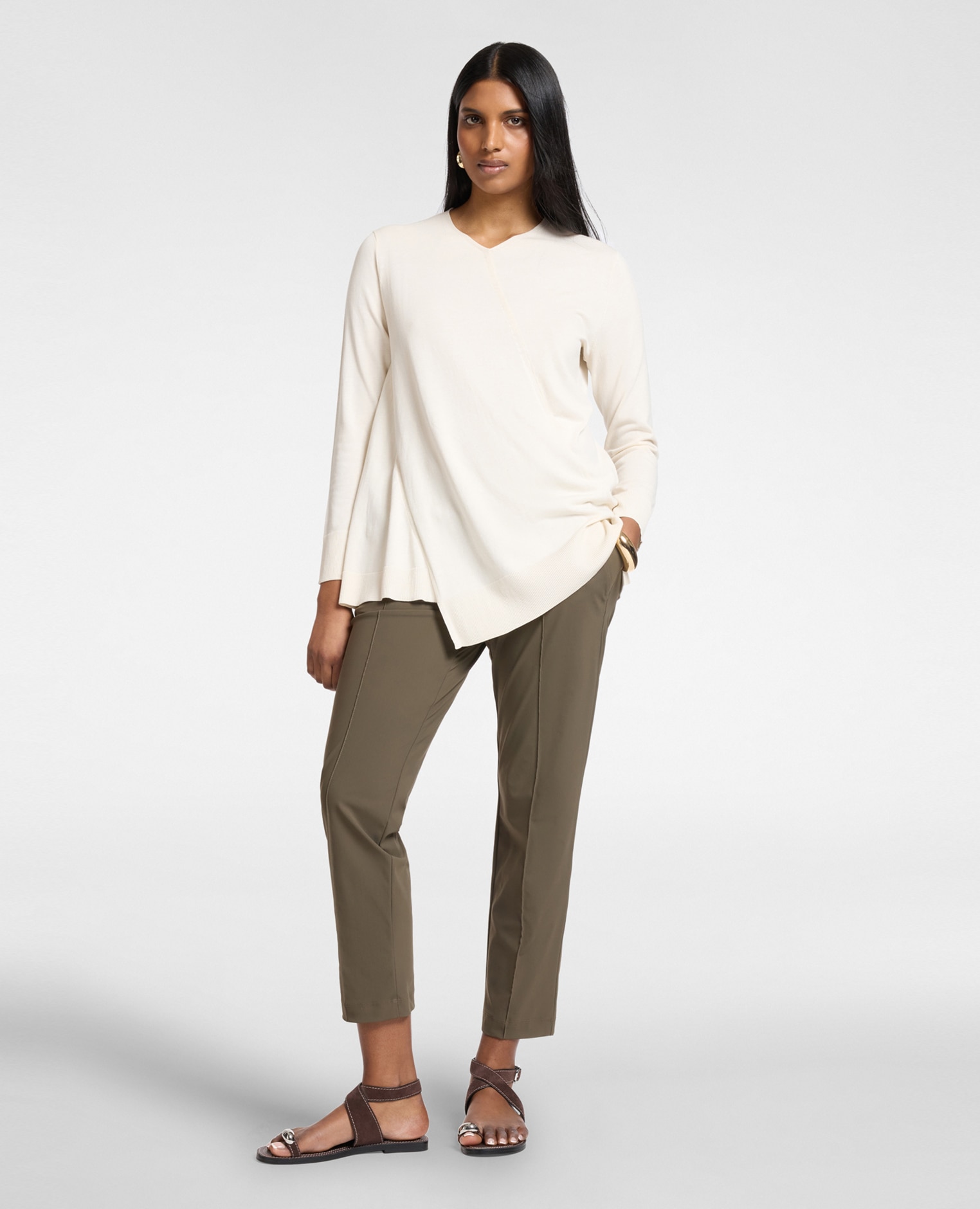 Imagen 0 de Pantalones de mujer de punto modelo jogger con banda elástica en la cintura Kaki