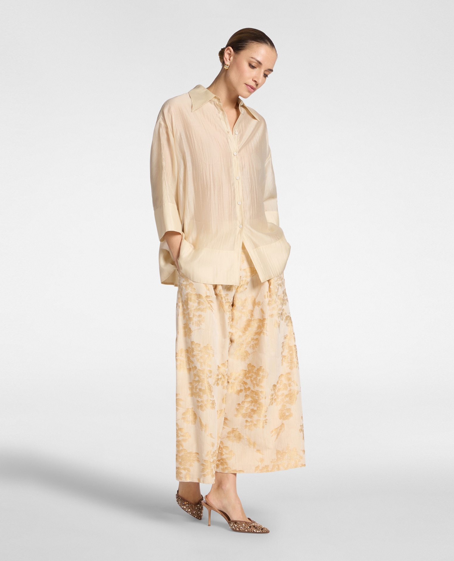 Elena Miró - Pantalones de mujer cropped jacquard ajuste ancho cierre con botones y cremallera.