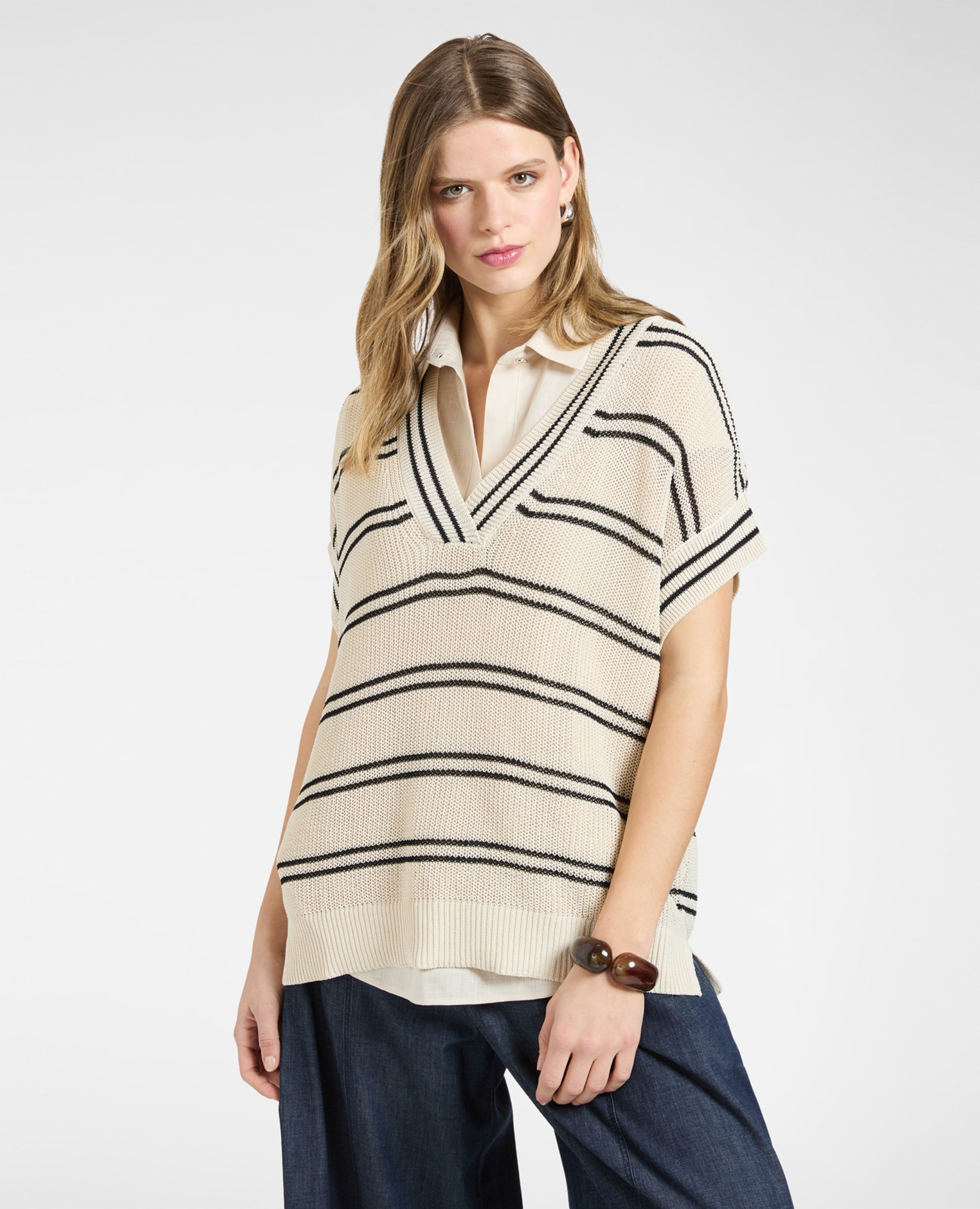 Elena Miró - Camiseta de mujer a rayas con escote en v ajuste relajado.