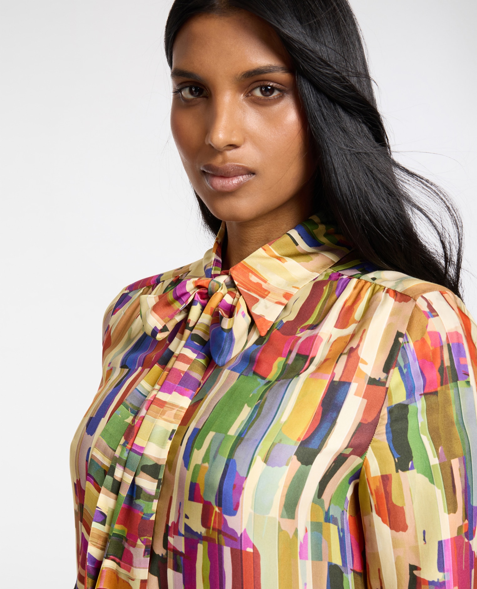 Vestido estampado con lazo largo midi con fajín para anudar al cuello ...