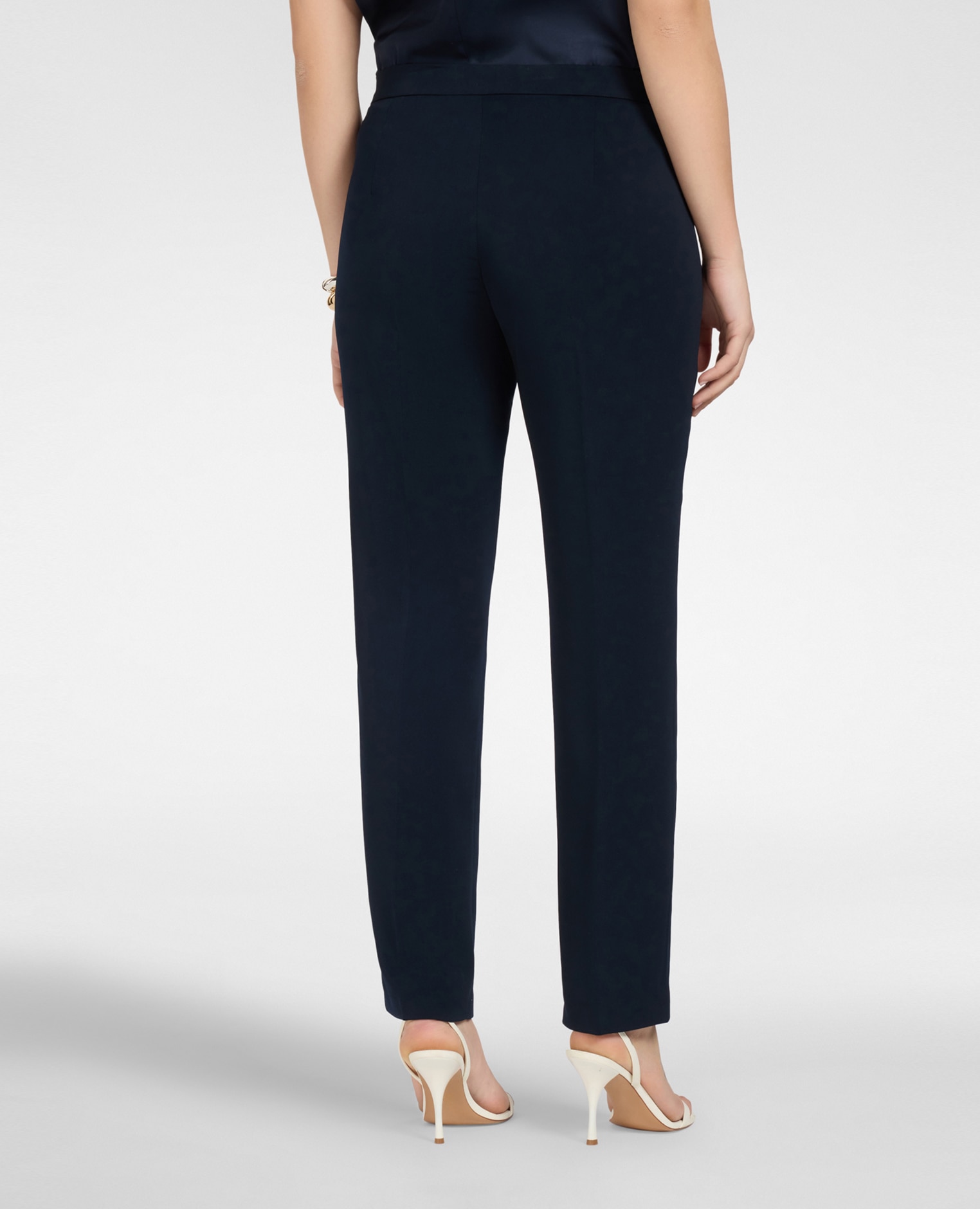 Pantalones de mujer de cady ajuste ceñido y luego recto hacia el bajo - Elena Miró - Azul Azul-2