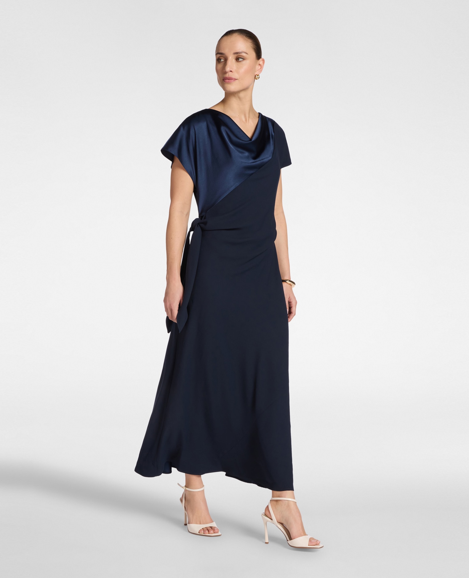 Elena Miró - Vestido largo con nudo lateral largo por encima del tobillo.