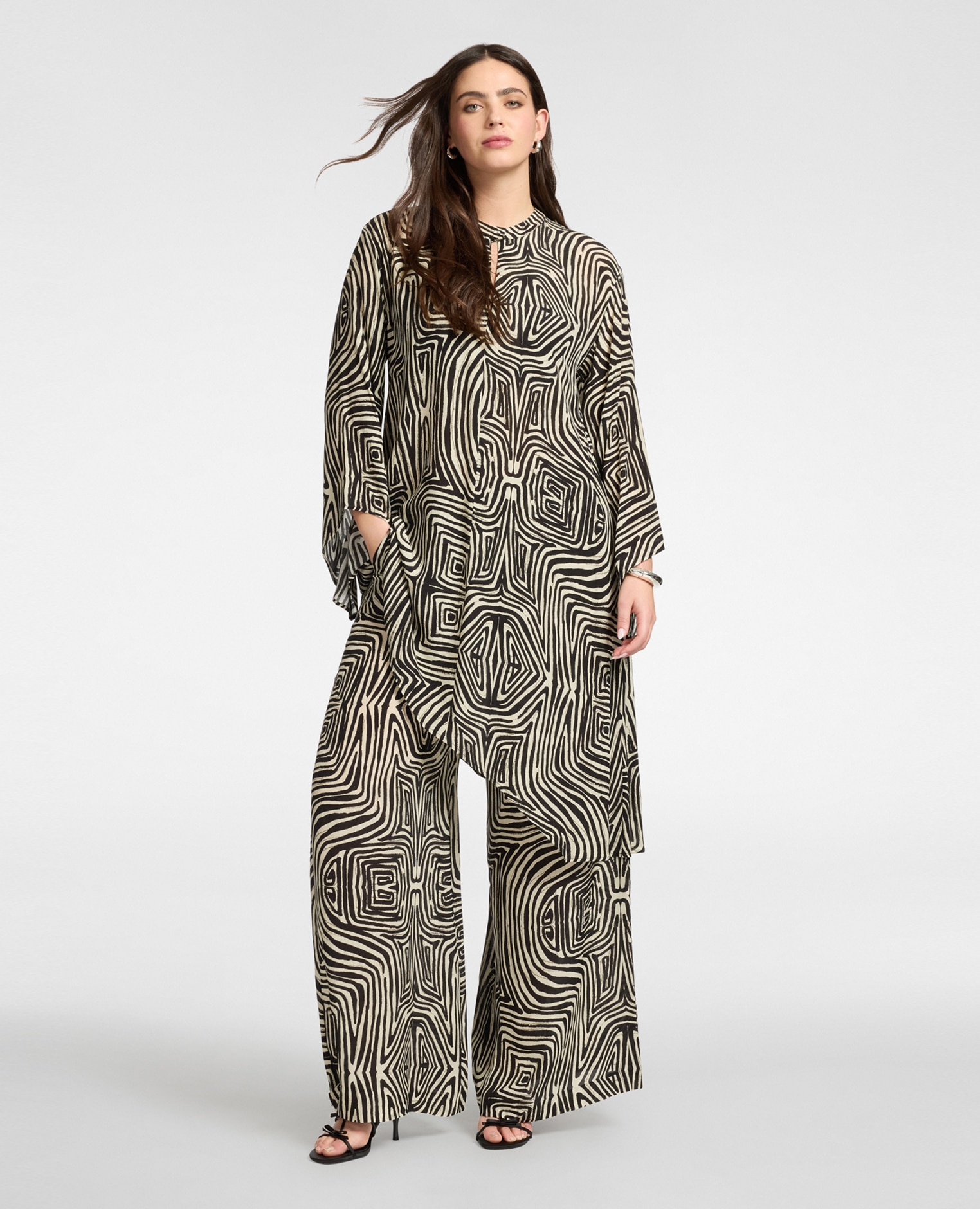 Elena Miró - Pantalones de mujer palazzo estampados en viscosa cremallera lateral y bolsillos diagonales.