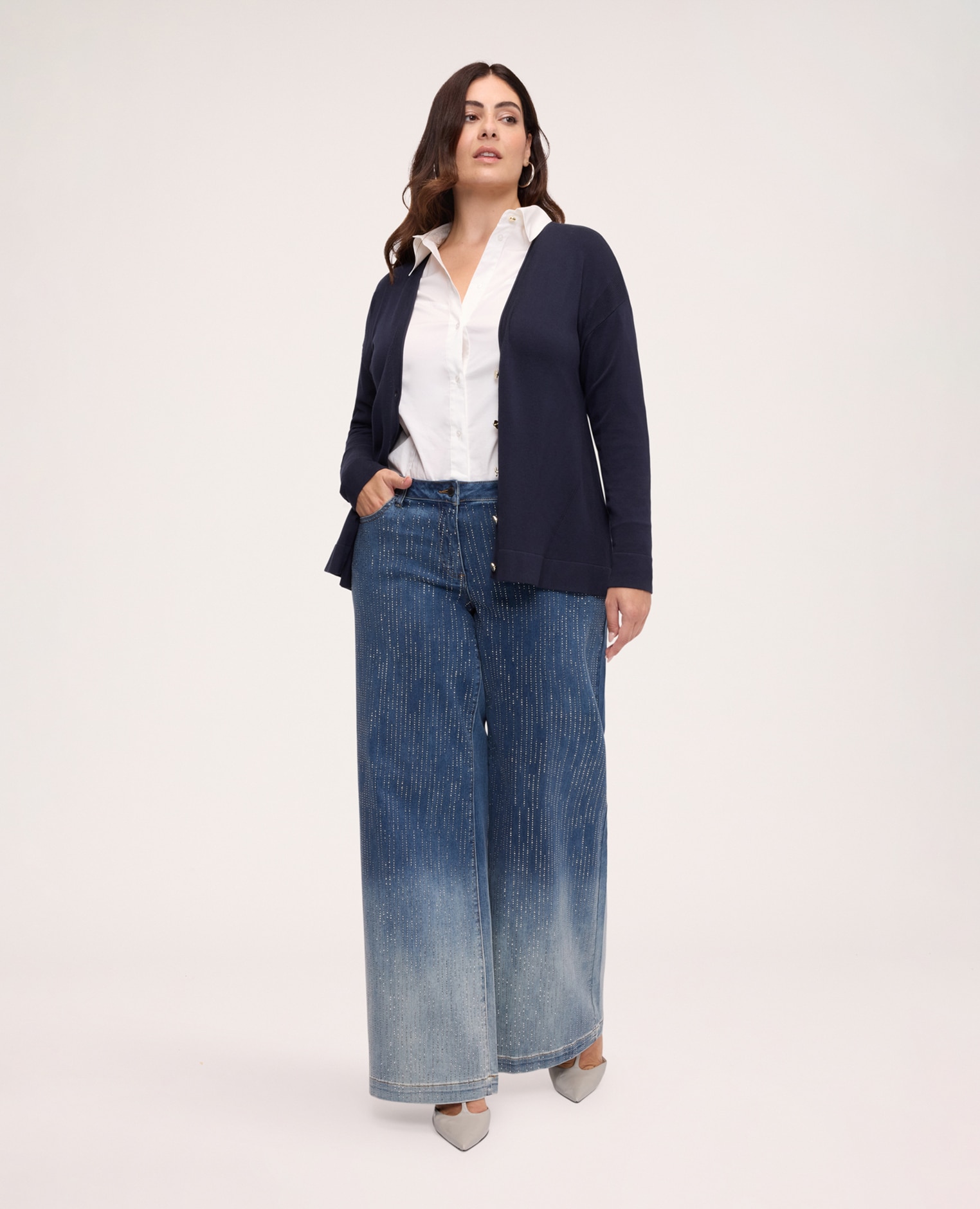 Cárdigan de mujer con escote en v y botones cómodo versátil y fácil de combinar - Fiorella Rubino - Azul Azul-3