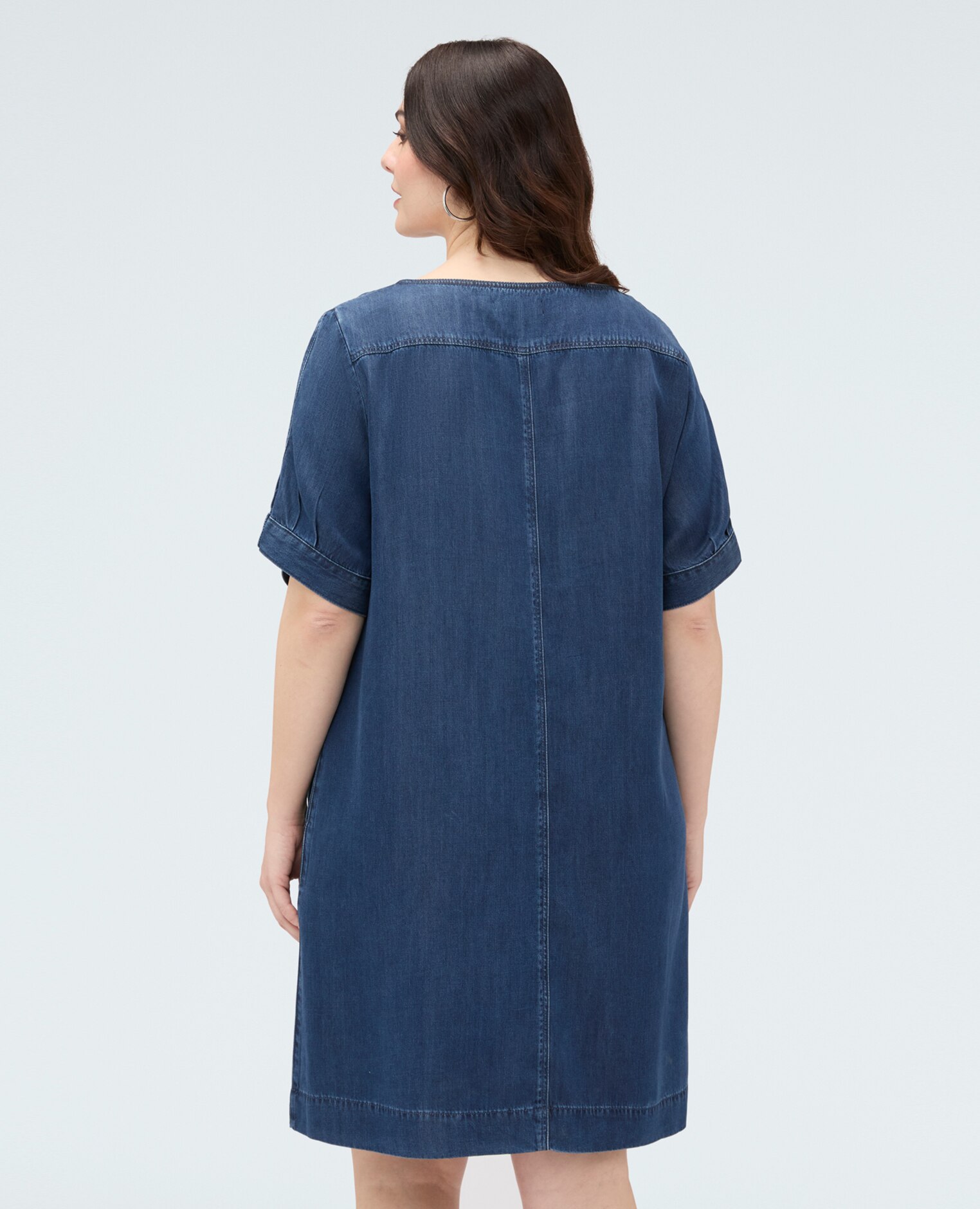 Vestido corto en denim tencel™ cuello redondo mangas cortas y bolsillos delanteros - Fiorella Rubino - Azul Azul-2
