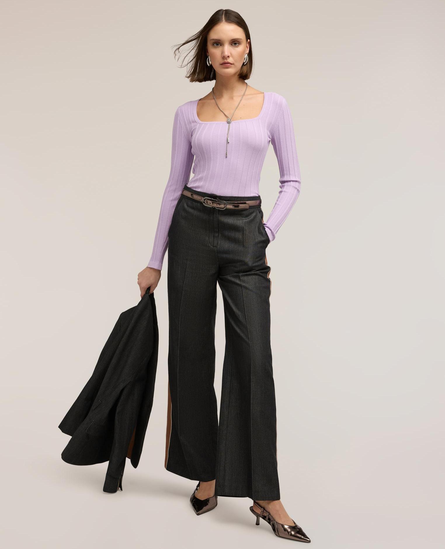 Motivi - Jersey de mujer de canalé con escote cuadrado escote frontal cuadrado.