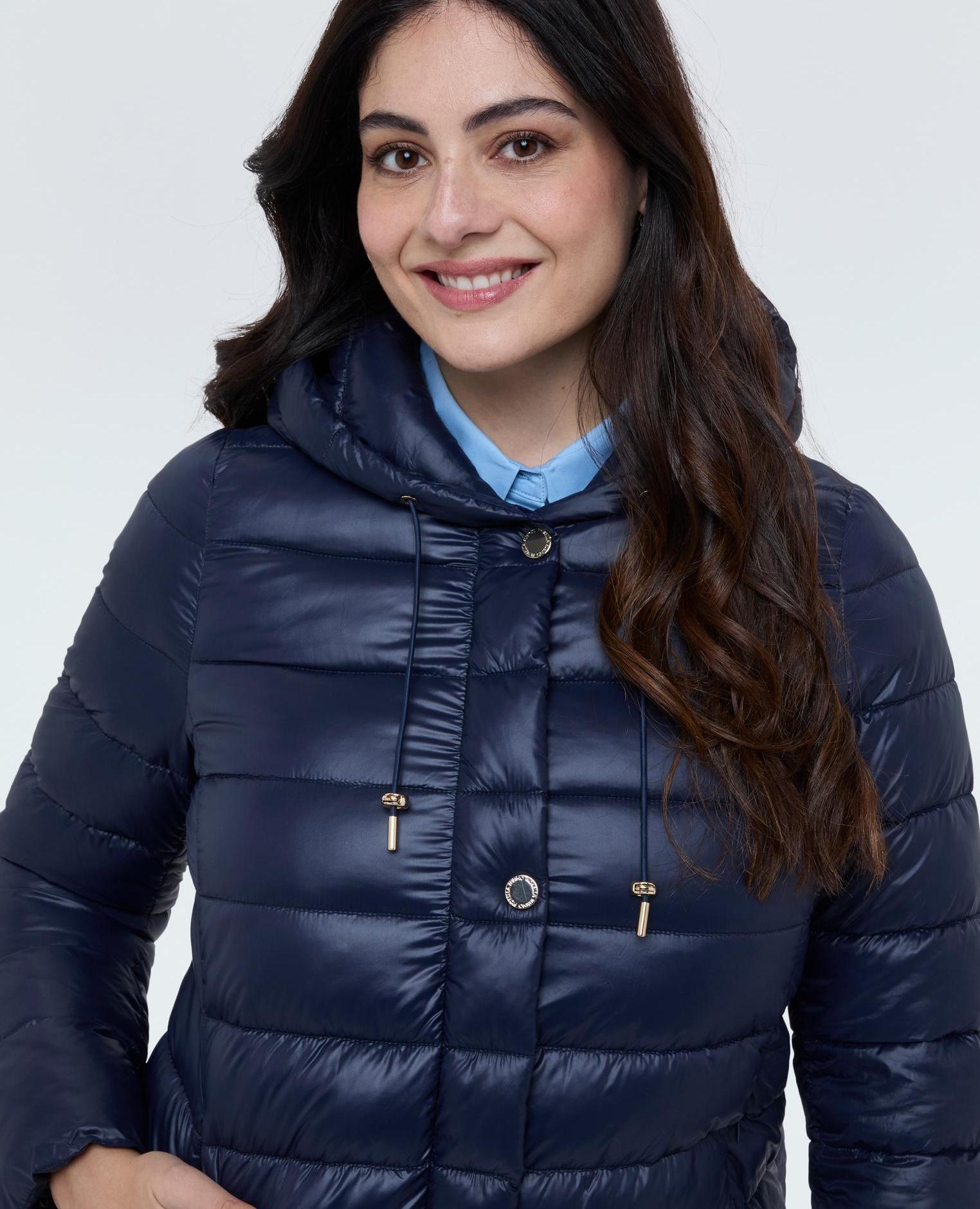 Plumífero de mujer acolchado con cinturón anudado - Fiorella Rubino - Azul Azul-4