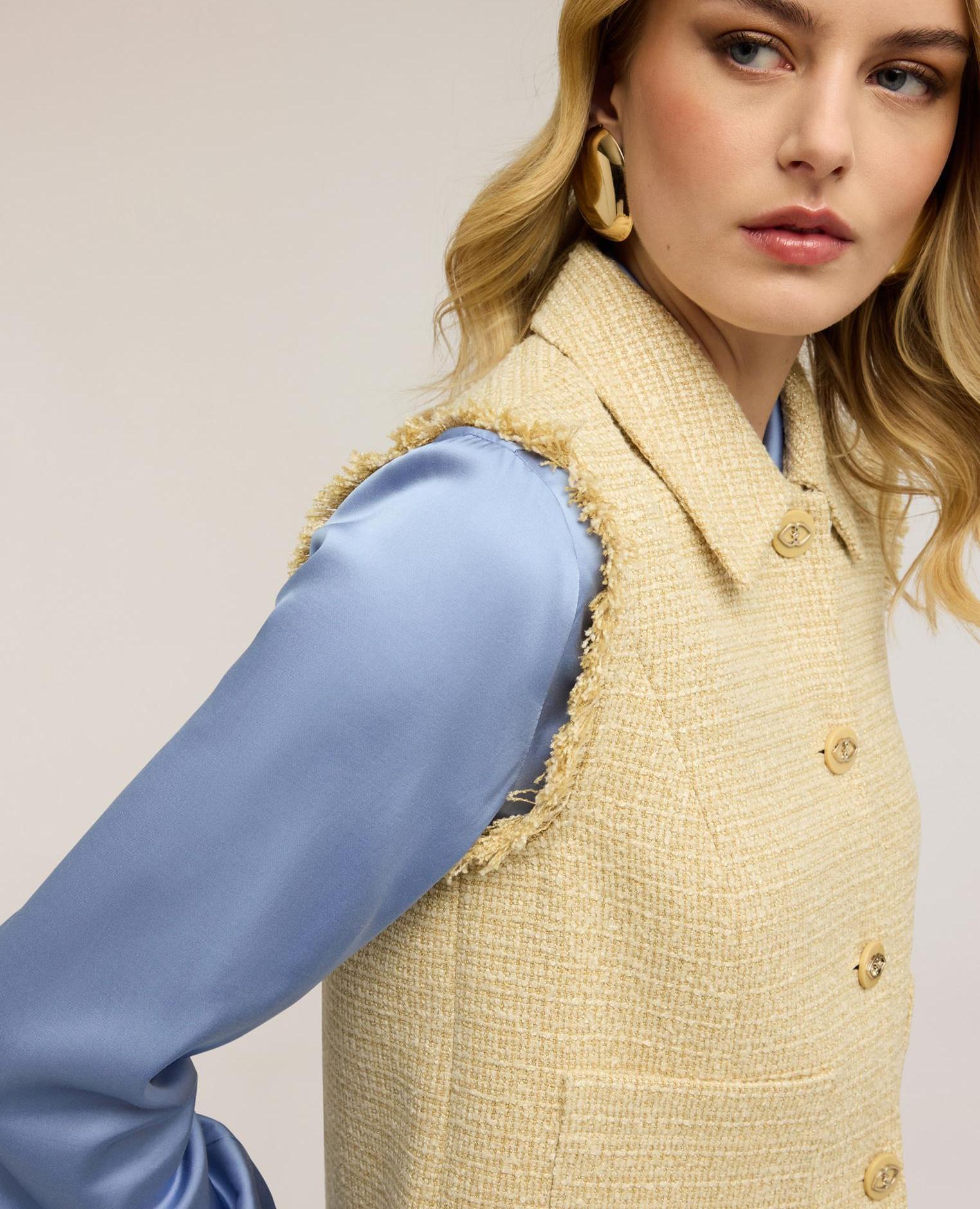 Chaleco de mujer de bouclé con flecos modelo de ajuste boxy con cierre frontal de botones - Motivi - Amarillo Amarillo-4