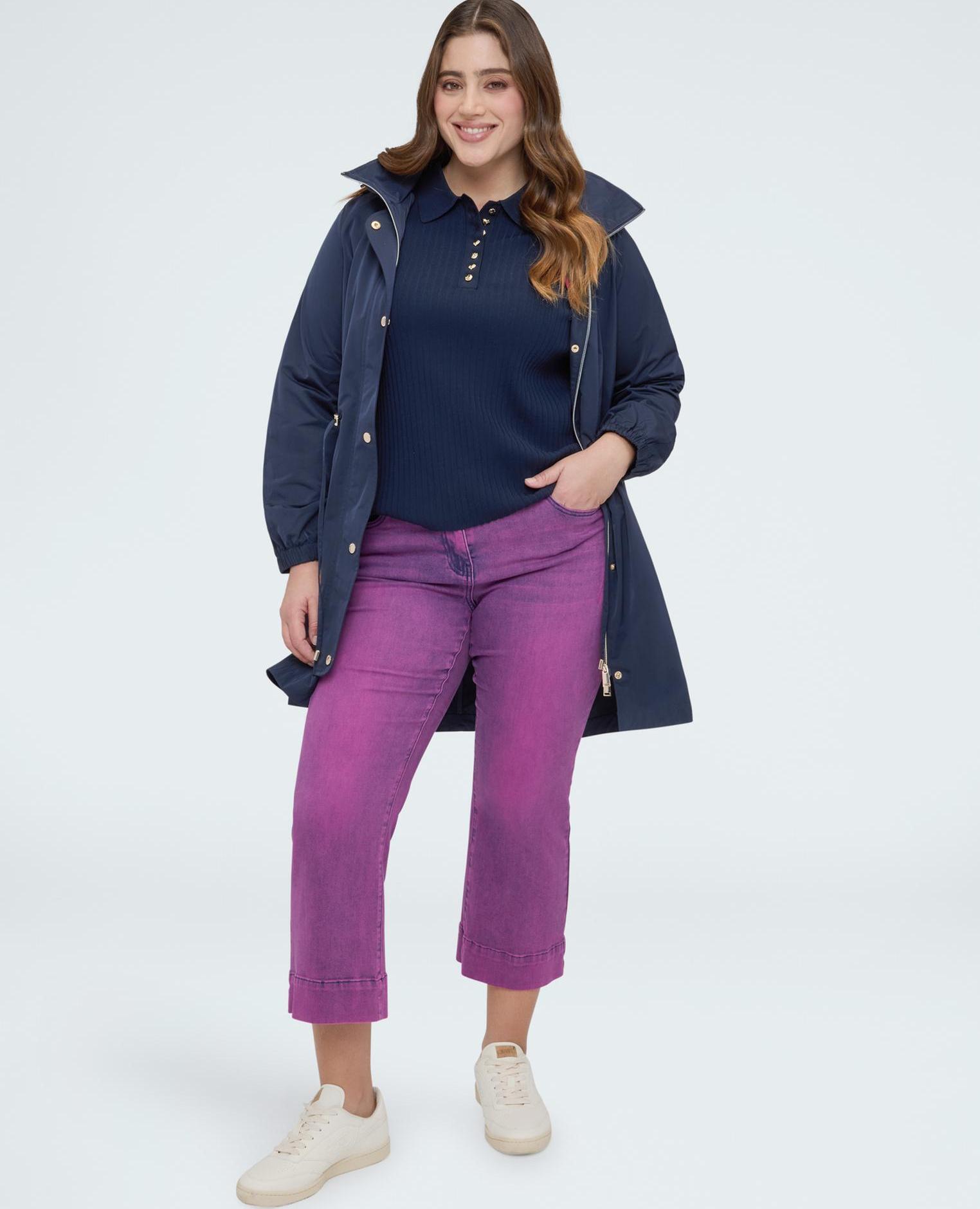 Fiorella Rubino - Vaqueros de mujer kick flare lavado morado desgastado.