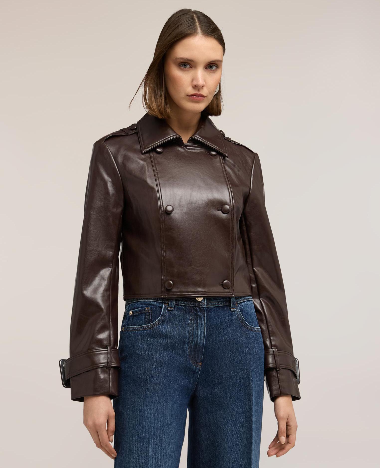 Chaqueta de mujer cropped en tejido revestido brillante modelo corto - Motivi - Burdeos Burdeos-3