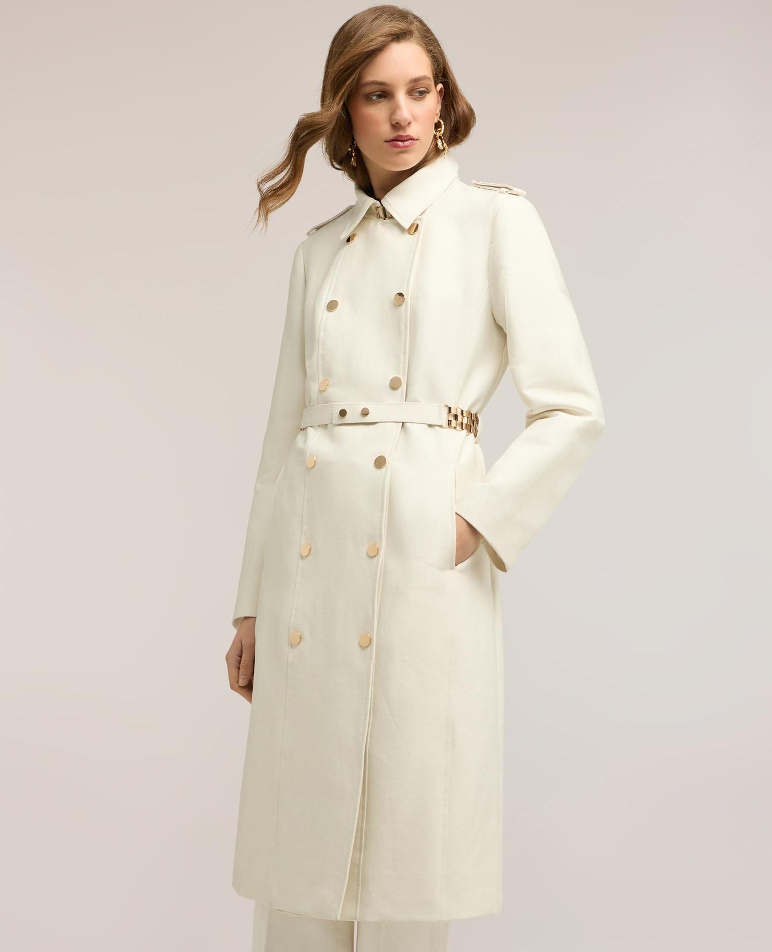 Motivi - Trench de mujer cruzado con detalles military modelo largo con ajuste entallado cierre cruzado con botones metálicos a la vista.