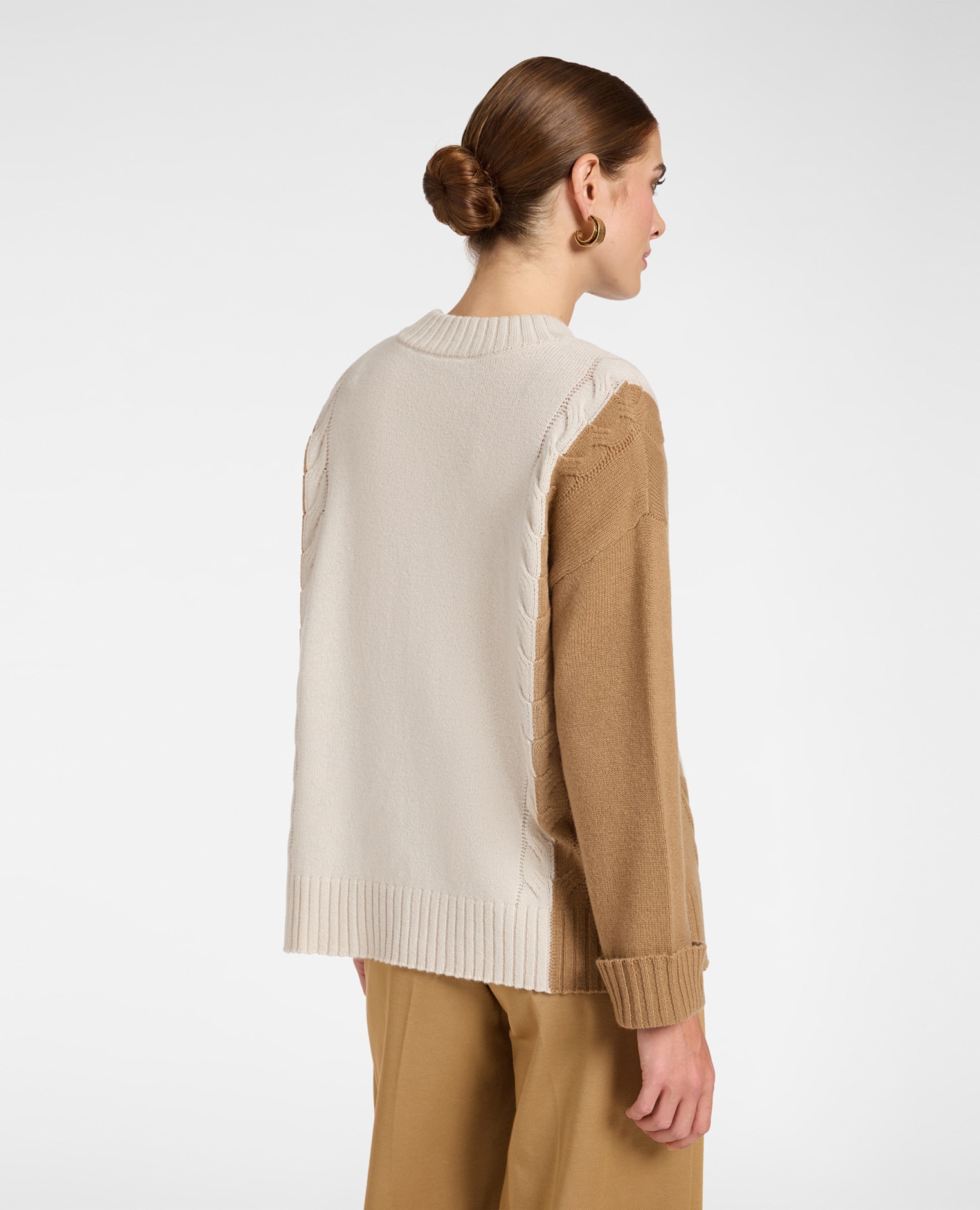 Jersey de mujer de pura lana con trabajo de trenzas ajuste regular con largo medio y cuello redondo - Elena Miró - Beige Beige-2