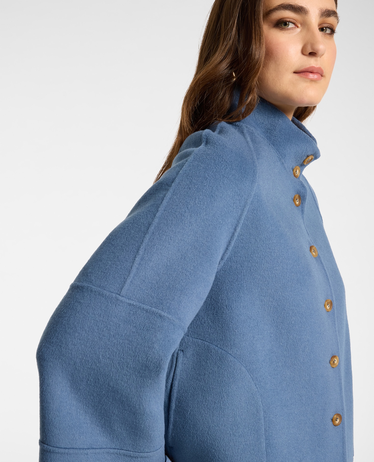 Sobrecamisa de mujer en mezcla doble de lana corte evasé con cierre frontal de botones y cuello alto - Elena Miró - Azul Azul-4