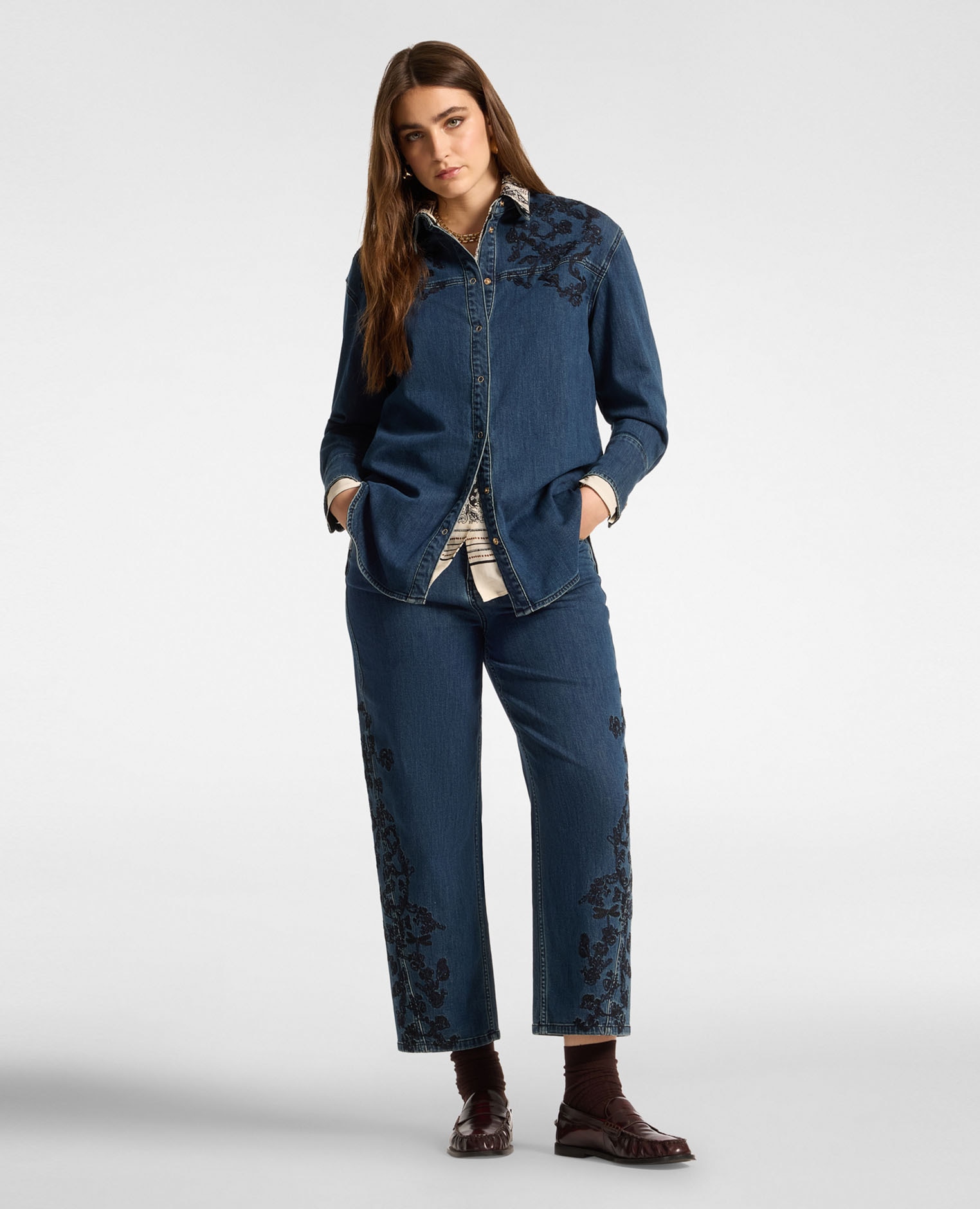 Camisa de mujer larga en denim con bordado modelo largo con ajuste regular cierre con botones - Elena Miró - Azul Azul-3