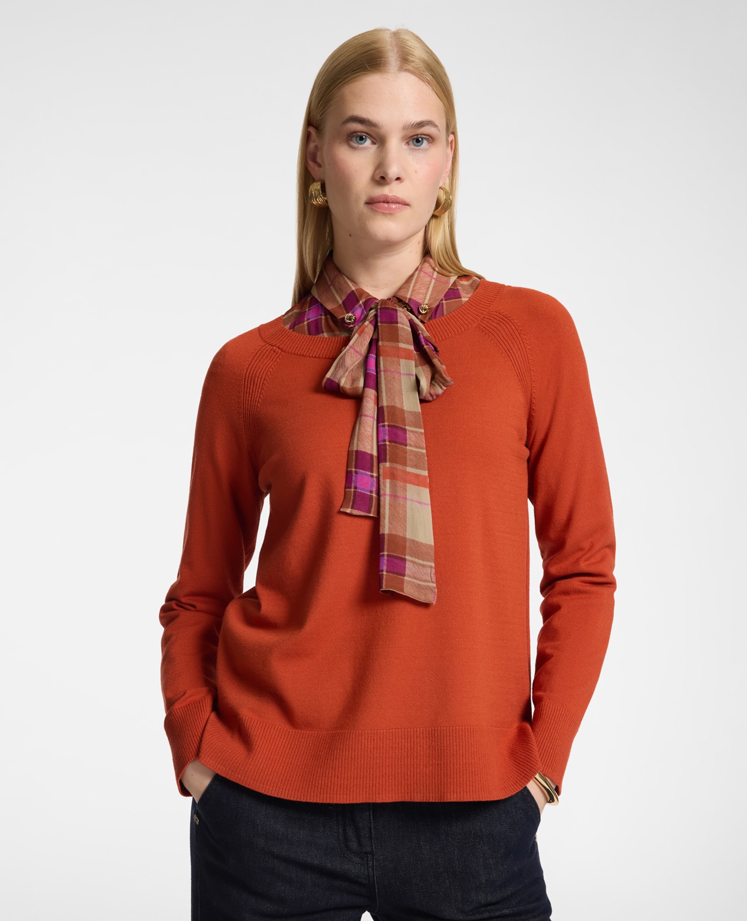 Jersey de mujer de cuello redondo en viscosa ajuste regular y longitud media Naranja Elena Miró Naranja-1