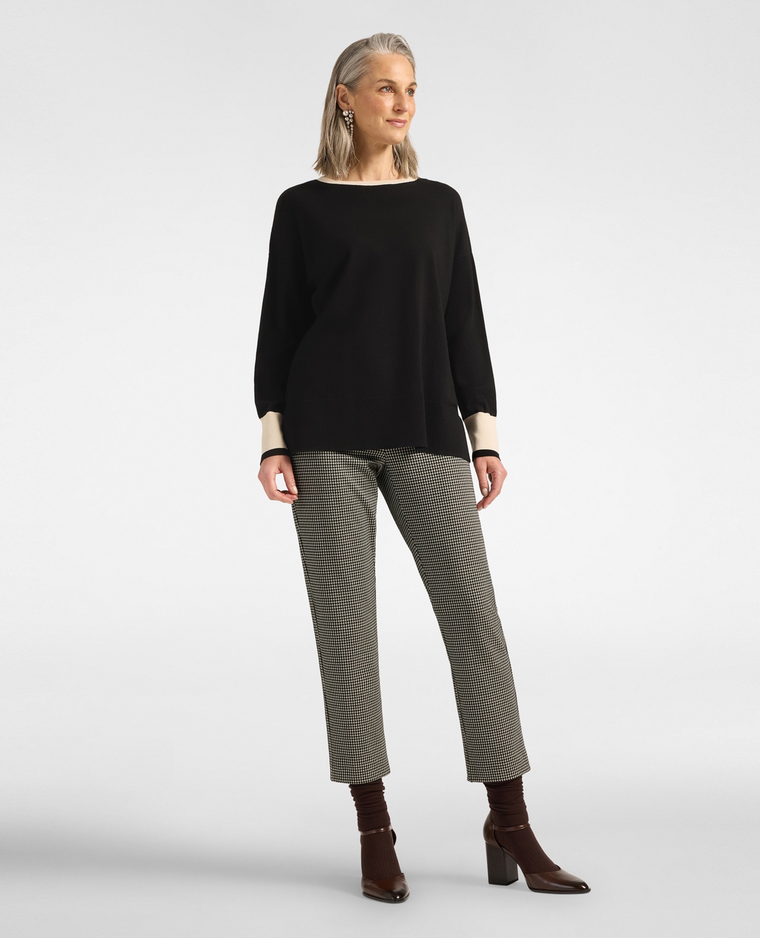 Jersey de mujer de cuello redondo en viscosa ajuste boxy y largo medio - Elena Miró - Negro Negro-3
