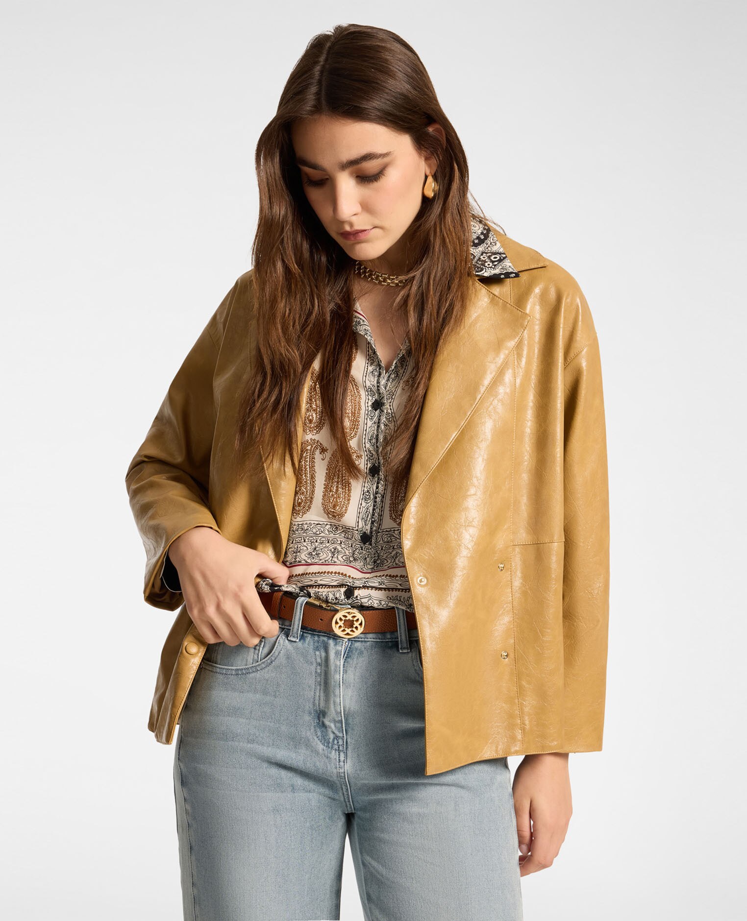 Imagen 1 de Chaquetón de mujer efecto usado modelo corto con cierre de botones - Elena Miró - Beige Beige