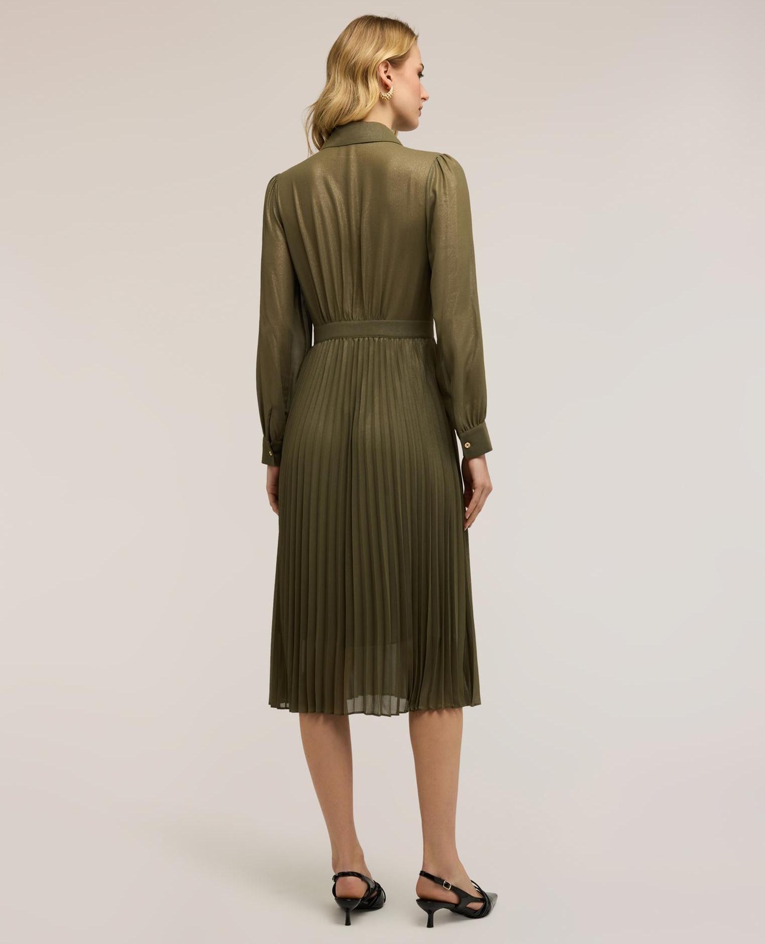 Vestido camisero en georgette plisado largo midi cierre frontal con cuello clásico y botones - Motivi - Kaki Kaki-2