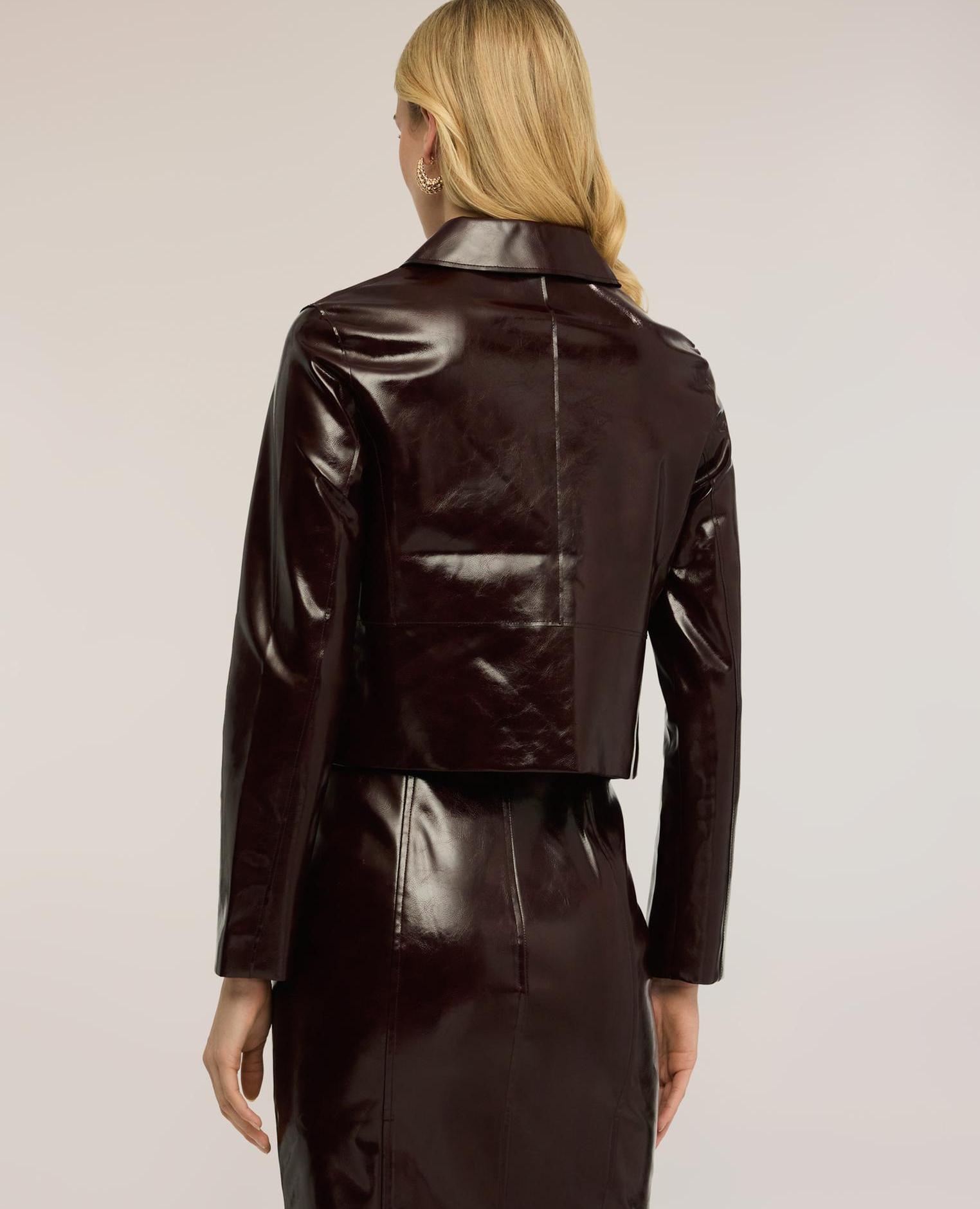 Chaqueta de mujer corta en tejido brillante modelo corto con ajuste boxy Burdeos Motivi Burdeos-2