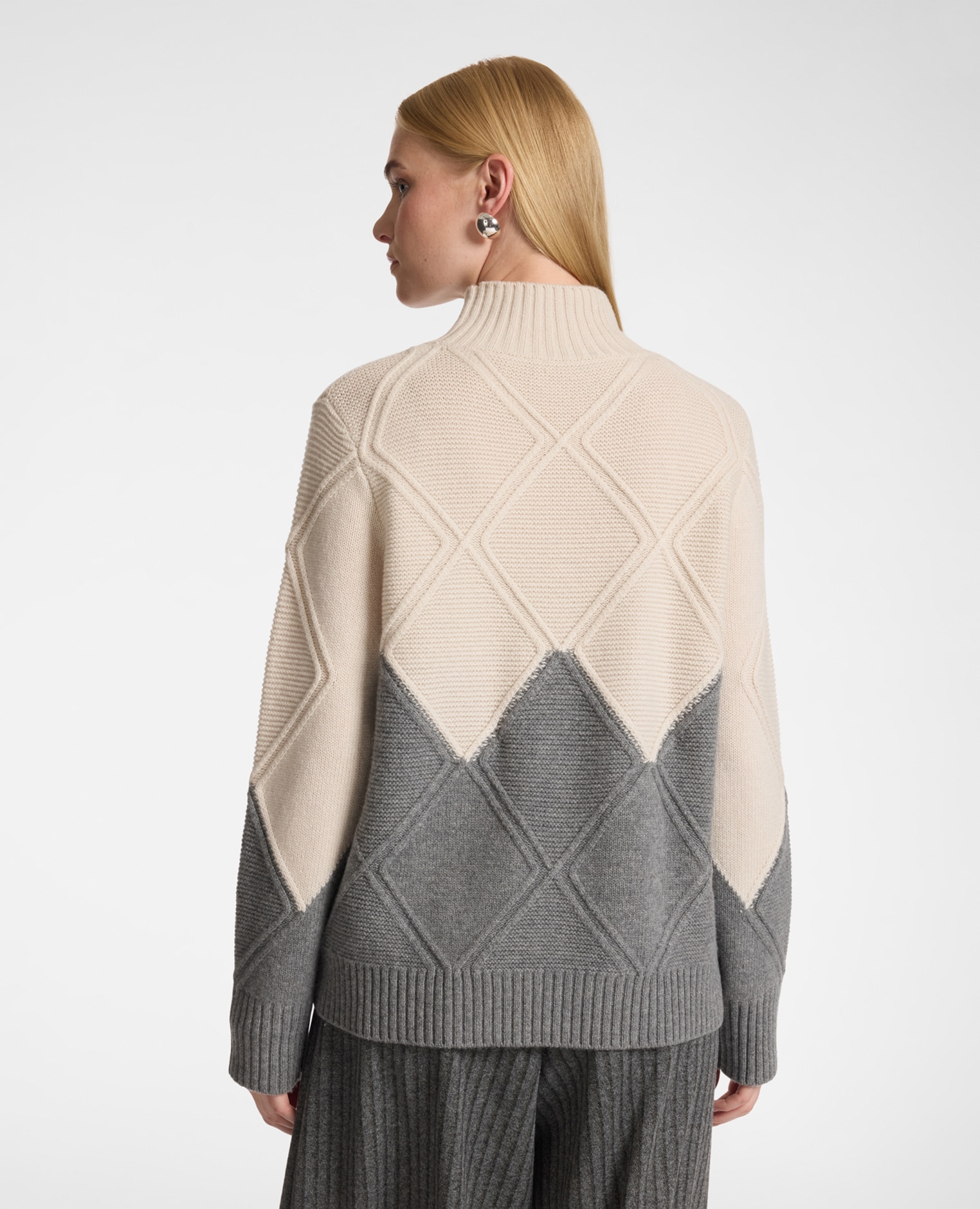 Jersey de mujer de pura lana trabajada ajuste regular y longitud media - Elena Miró - Gris Gris-2