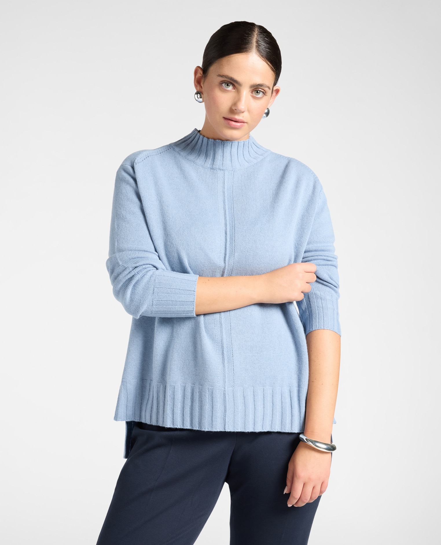 Imagen 0 de Jersey de mujer de cuello alto en pura lana ajuste boxy y largo medio Azul claro