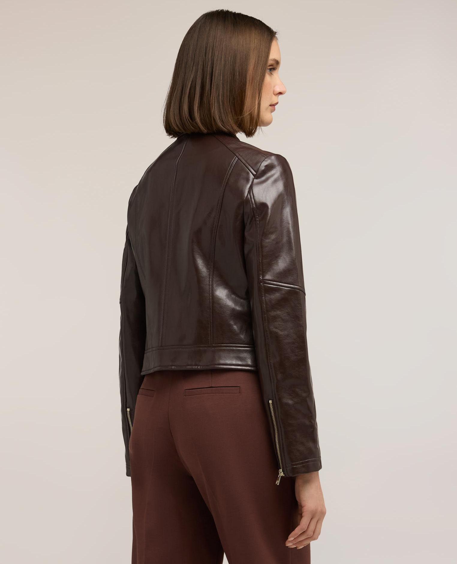 Chaqueta de mujer con cremallera y cuello mao modelo corto con ajuste fitted - Motivi - Marrón Marrón-2