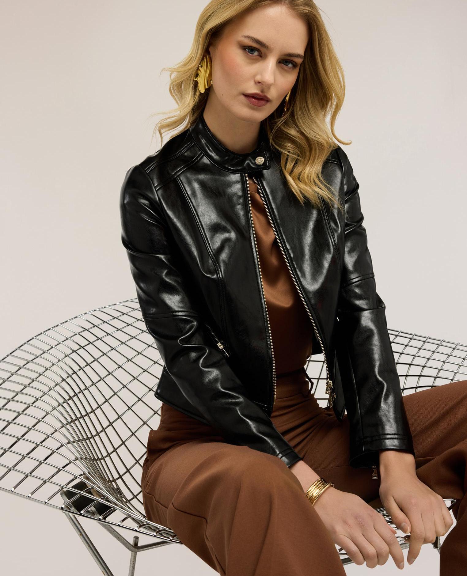 Chaqueta de mujer con cremallera y cuello mao modelo corto con ajuste fitted - Motivi - Negro Negro-1