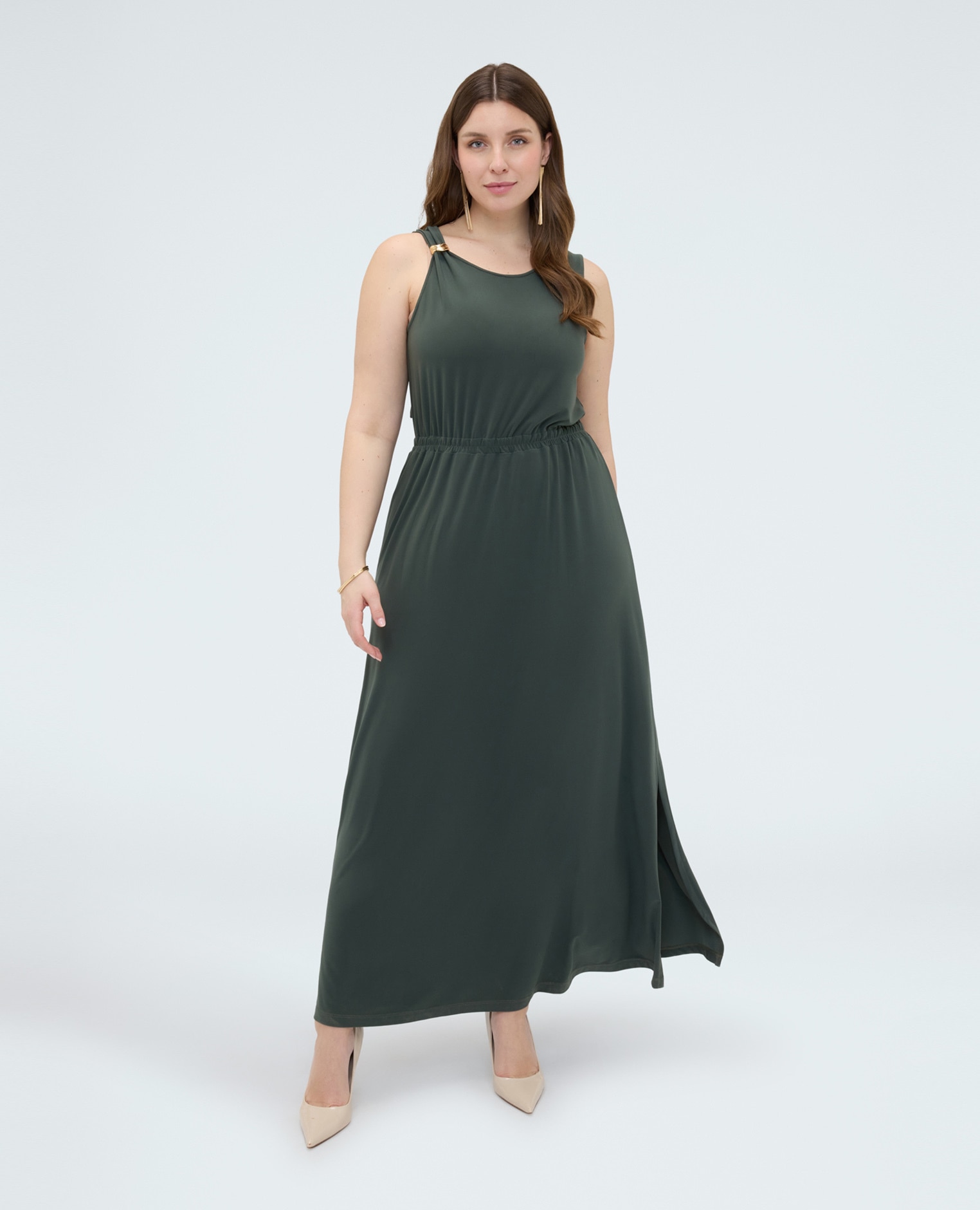 Vestido largo de punto con escote en la espalda detalle dorado para gestionar como quieras - Fiorella Rubino - Verde militar Verde militar-3
