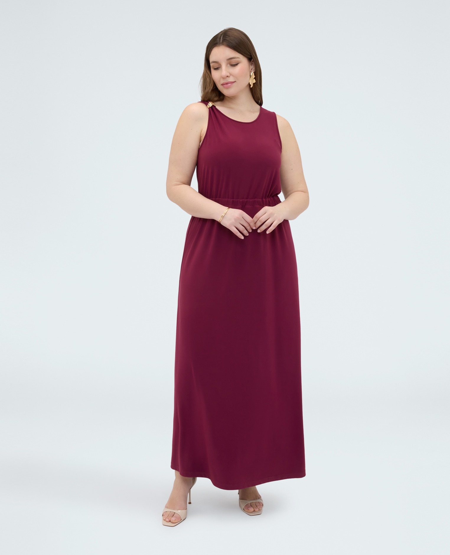 Vestido largo de punto con escote en la espalda detalle dorado para gestionar como quieras - Fiorella Rubino - Burdeos Burdeos-3
