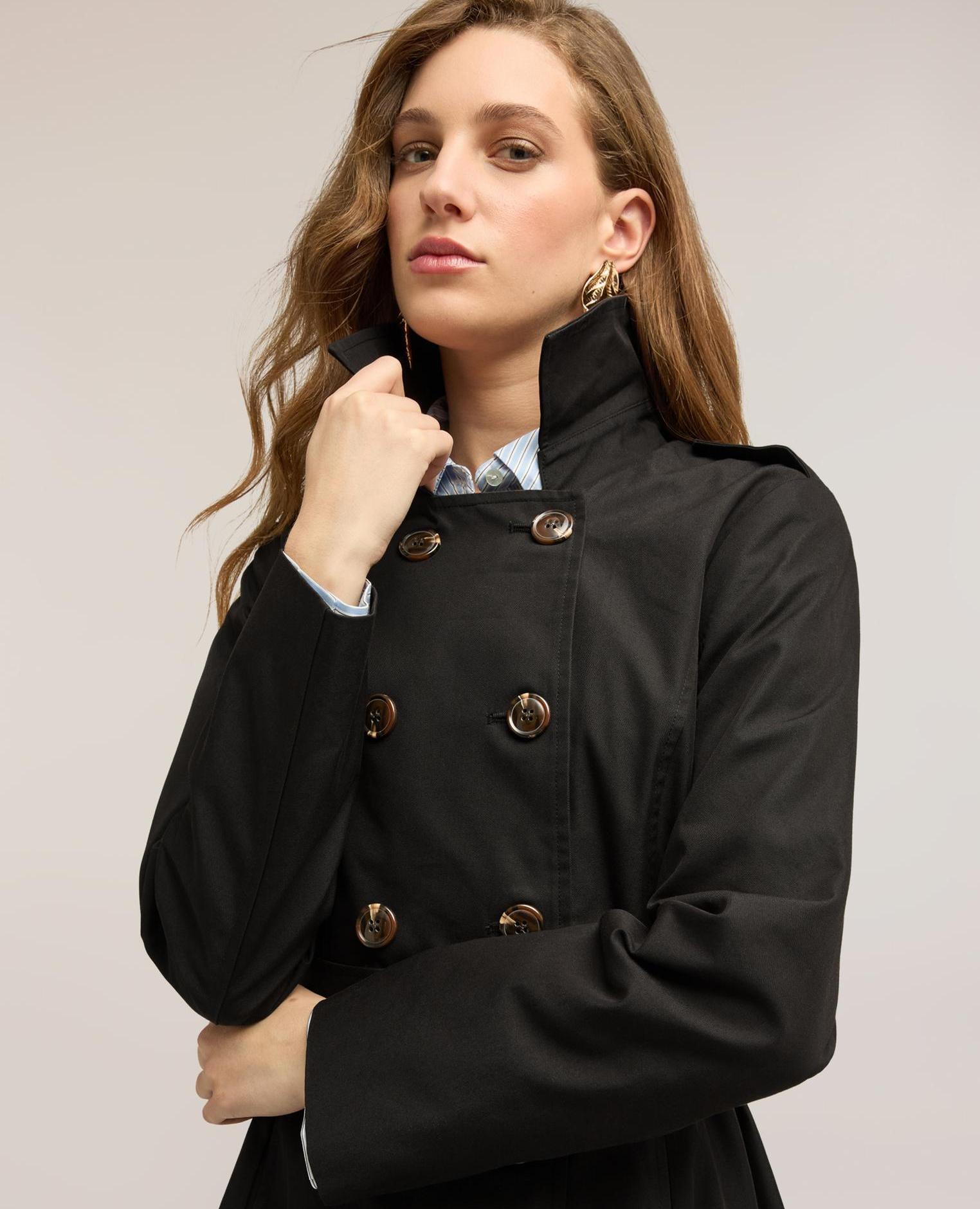 Trench de mujer en drill de mezcla de algodón con doble cinturón cuello de solapa y cierre cruzado con botones a la vista - Motivi - Negro Negro-4