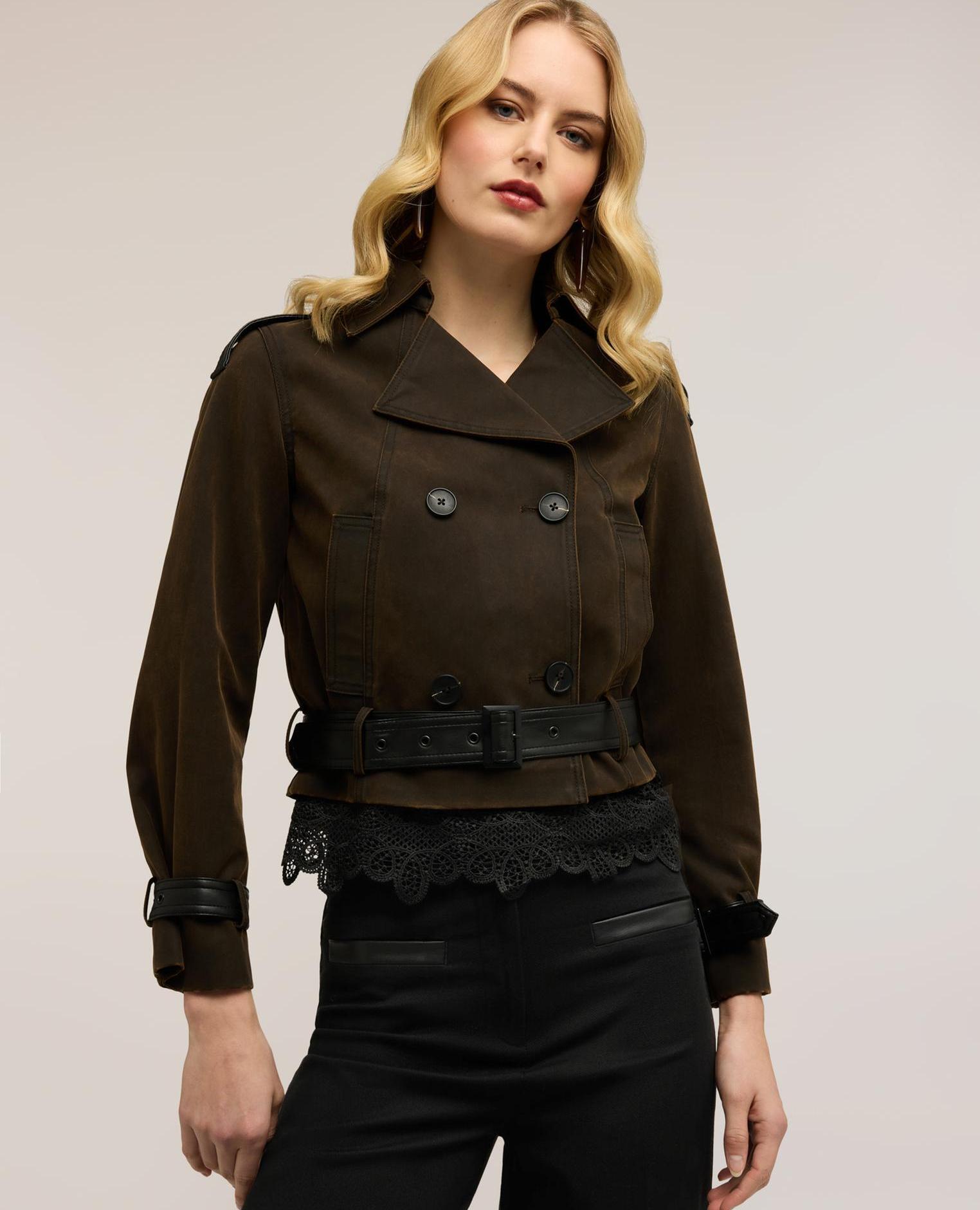 Motivi - Chaqueta de mujer de cuero en tejido coated apertura frontal con cuello y cierre de doble botonadura.