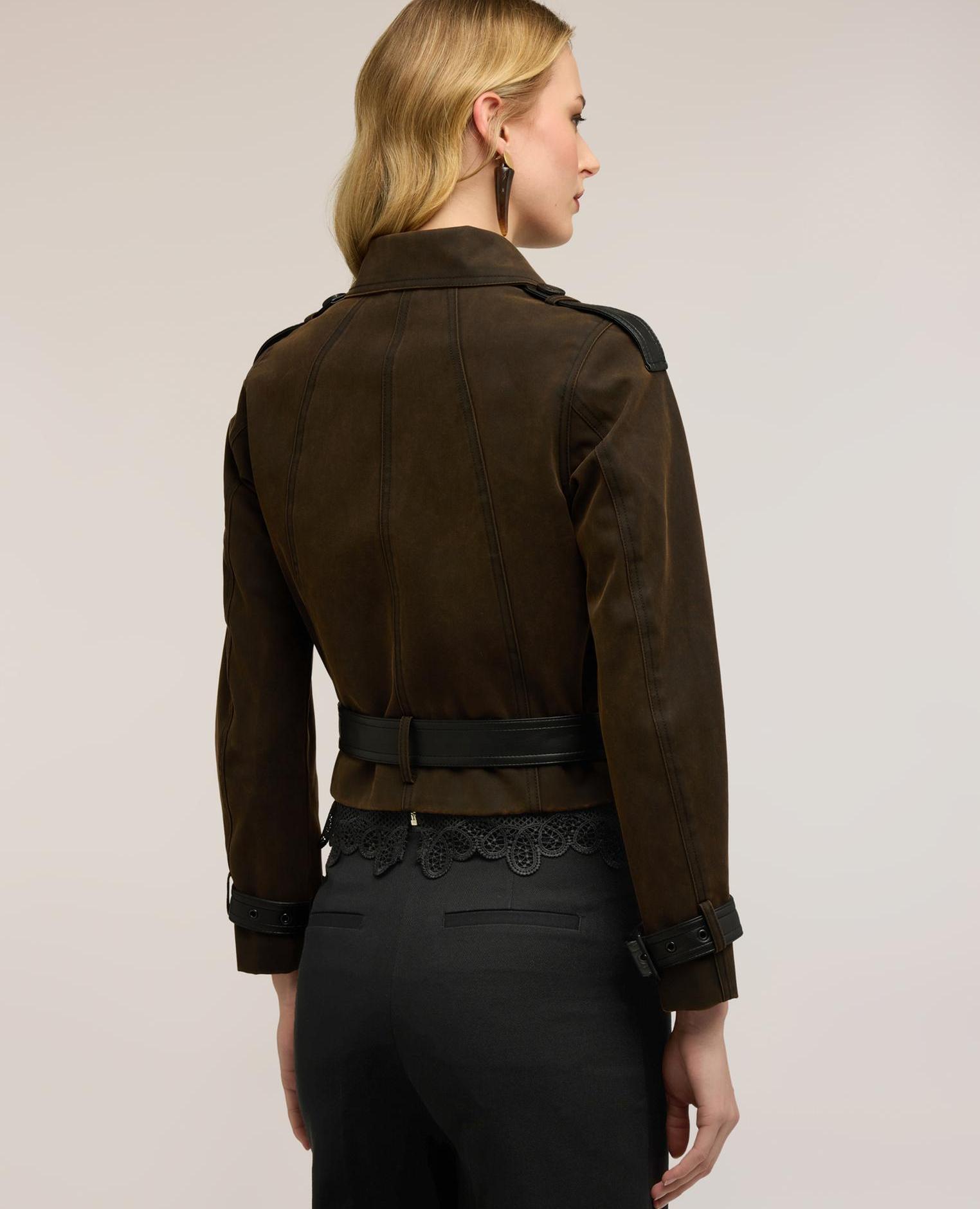 Chaqueta de mujer de cuero en tejido coated apertura frontal con cuello y cierre de doble botonadura - Motivi - Marrón Marrón-2