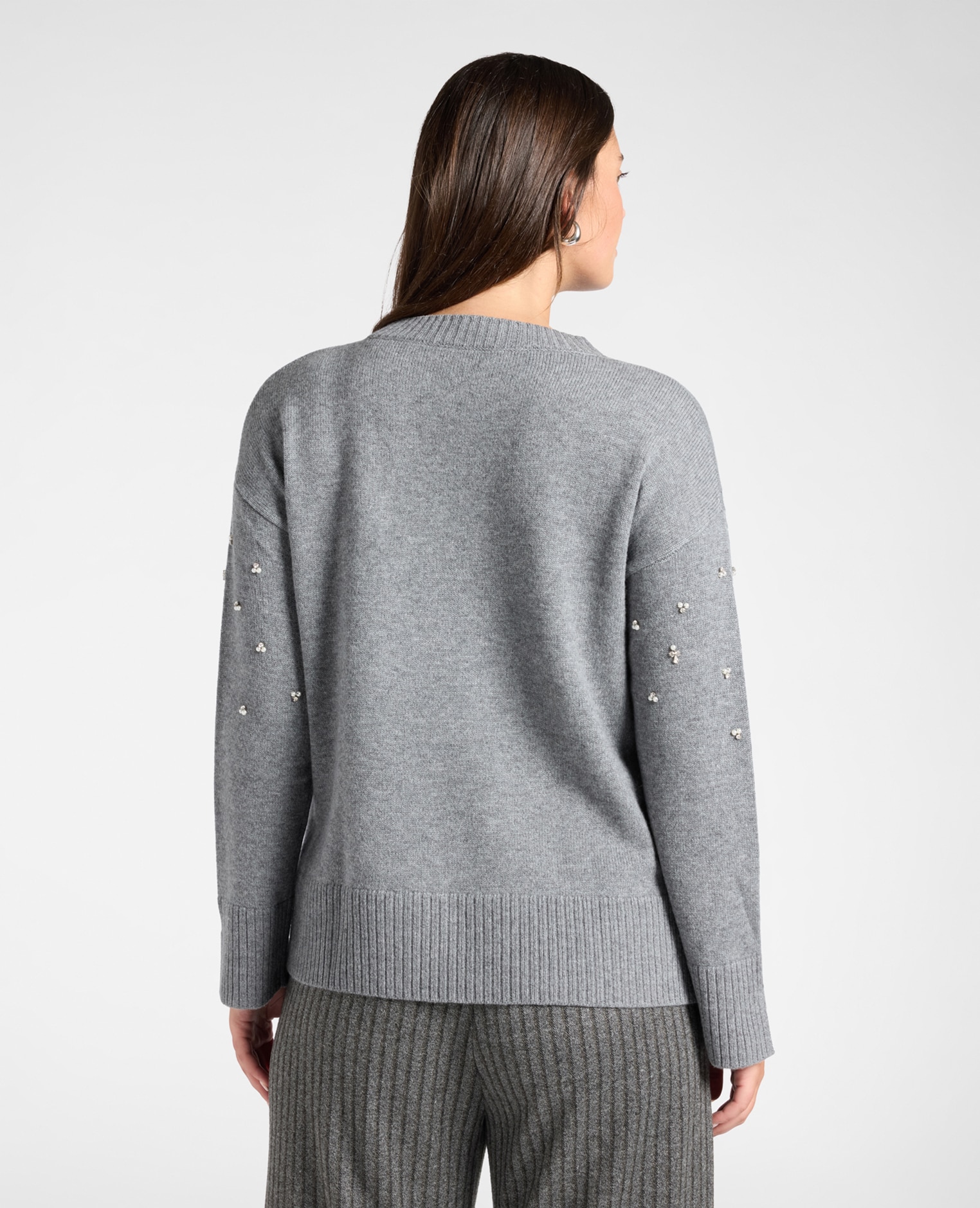 Jersey de mujer de cuello redondo en pura lana con bordado ajuste boxy y largo medio - Elena Miró - Gris Gris-2