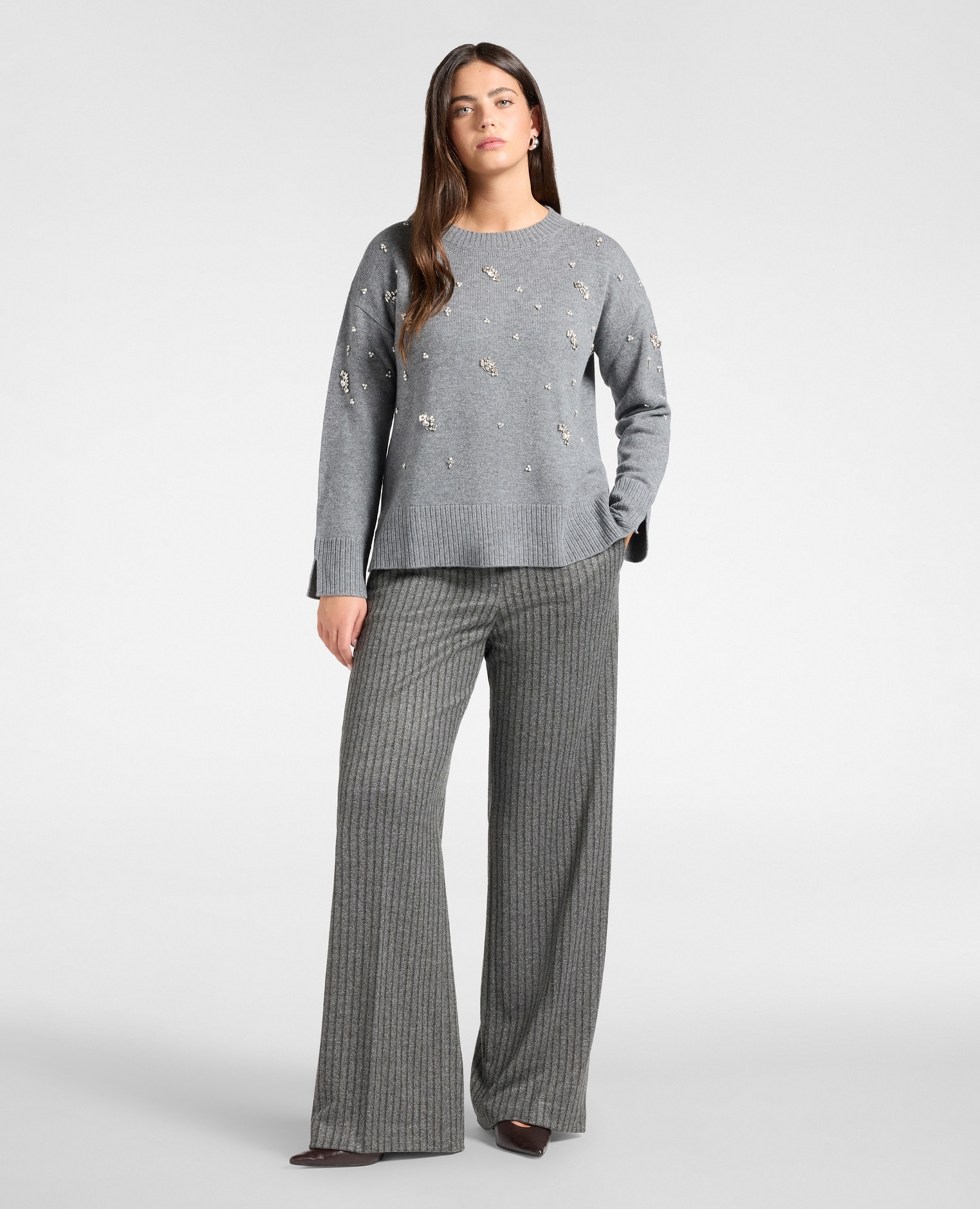 Jersey de mujer de cuello redondo en pura lana con bordado ajuste boxy y largo medio - Elena Miró - Gris Gris-3