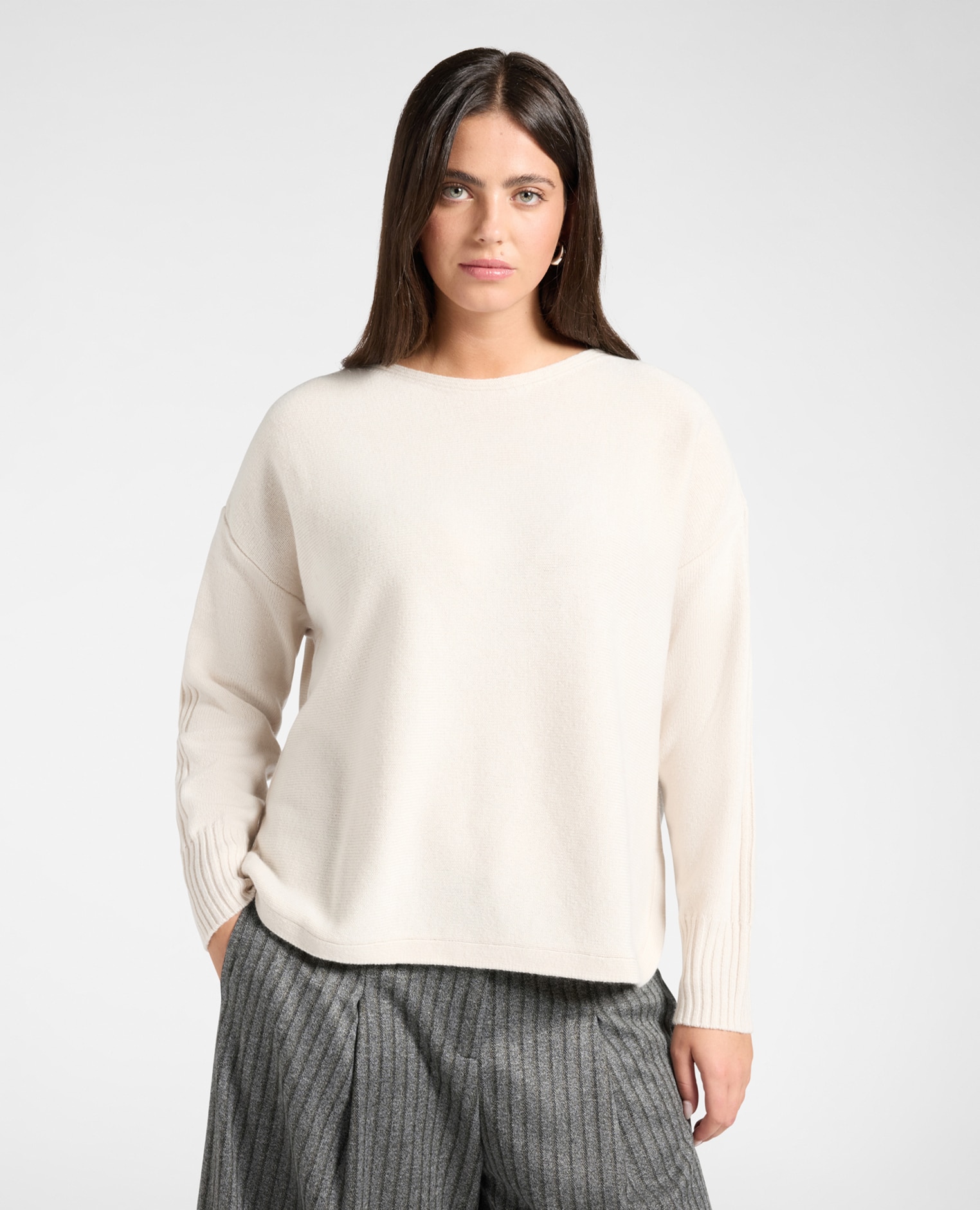 Imagen 0 de Jersey de mujer de pura lana con cuello barco ajuste boxy y largo medio Beige