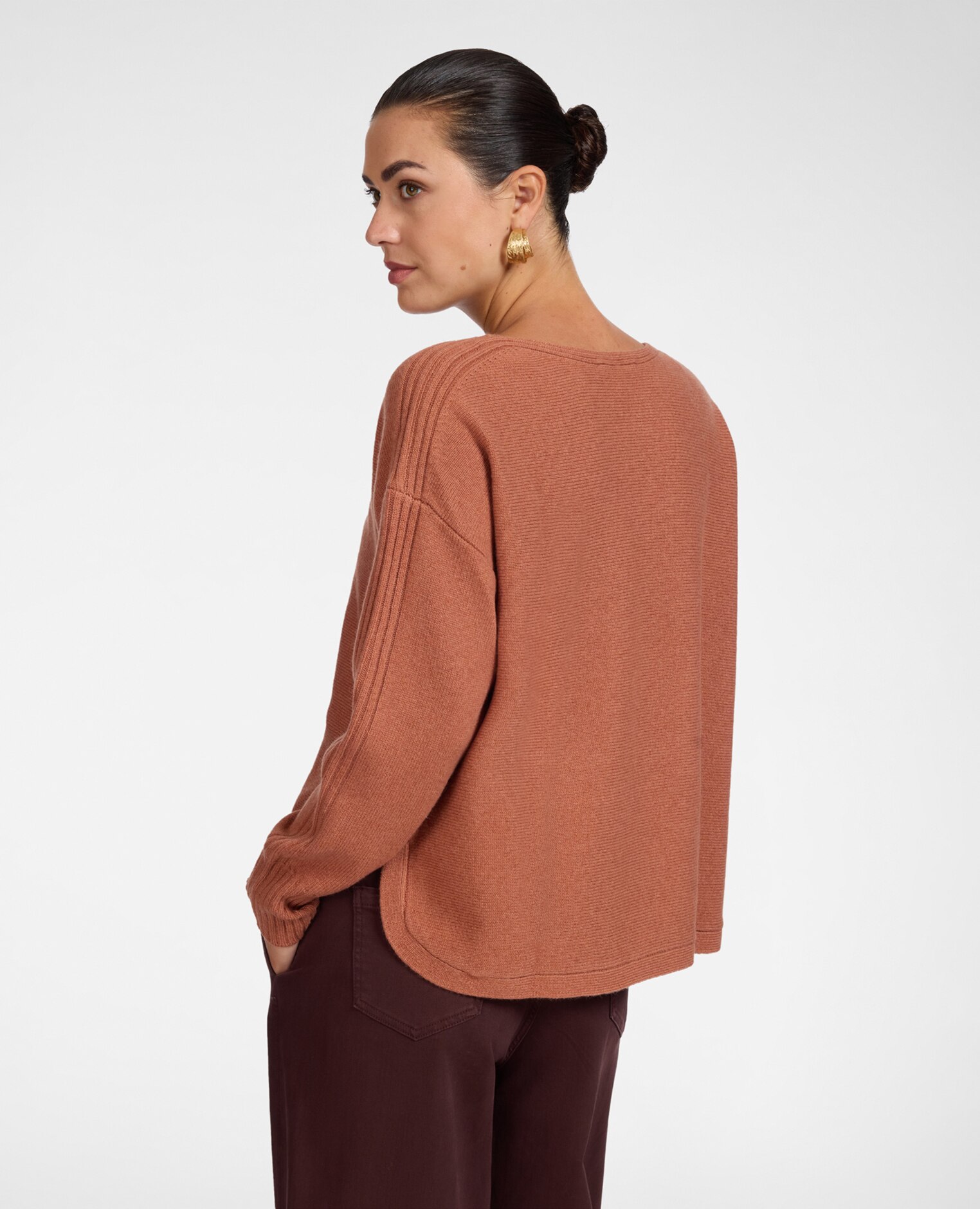 Jersey de mujer de pura lana con cuello barco ajuste boxy y largo medio - Elena Miró - Rosa Rosa-2