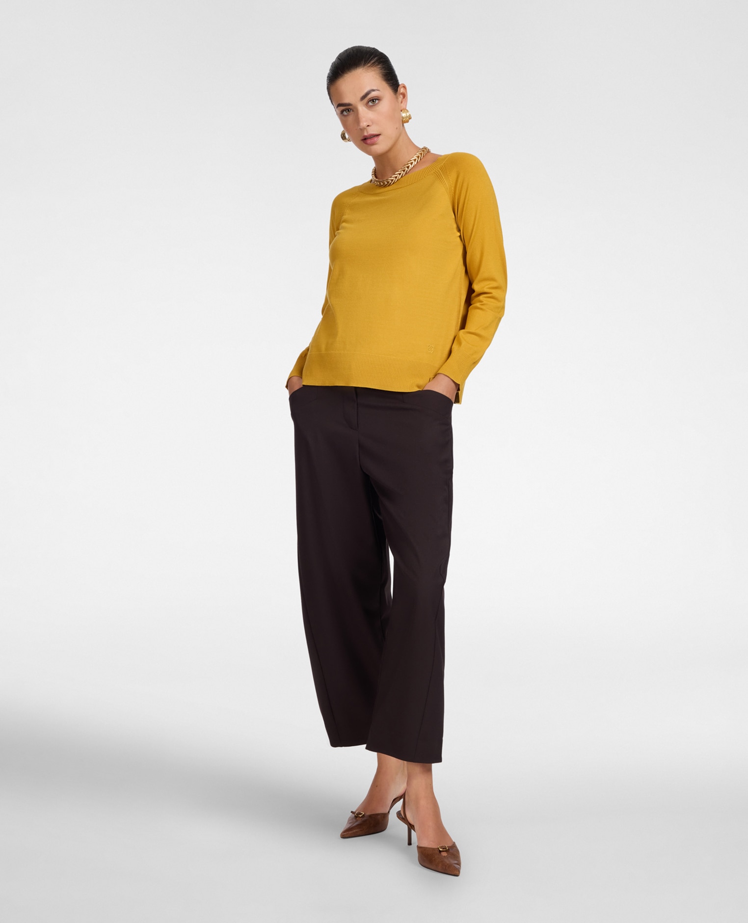 Jersey de mujer de cuello redondo en viscosa ajuste regular y longitud media Amarillo Elena Miró Amarillo-3