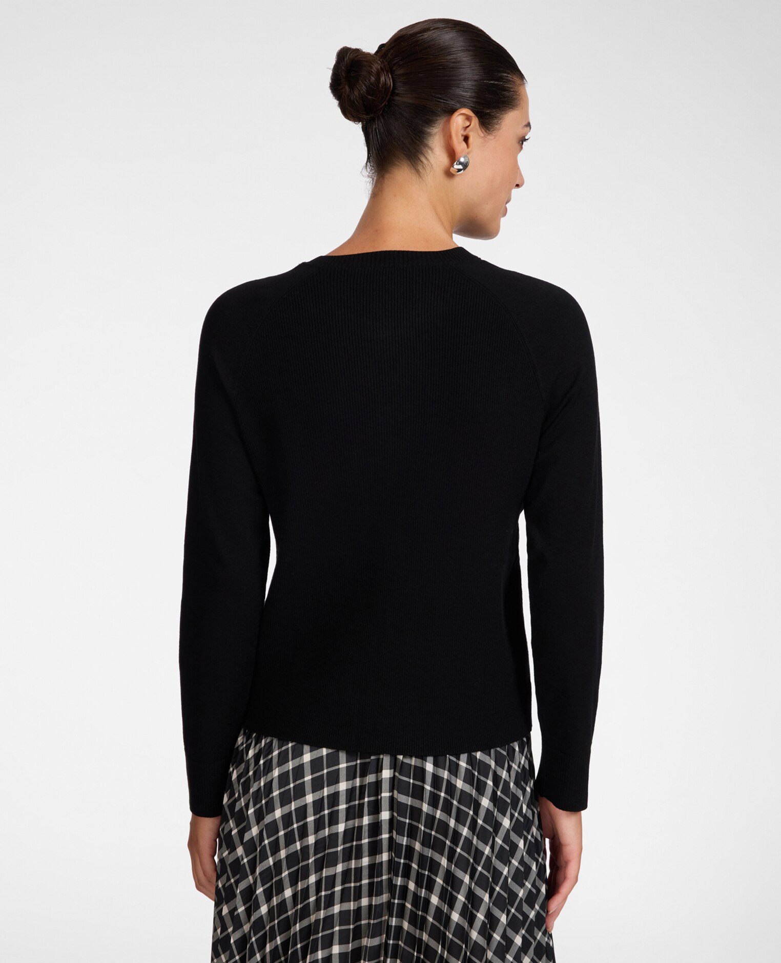 Chaqueta de mujer de punto en viscosa con bolsillos modelo regular con cierre de botones en el frente - Elena Miró - Negro Negro-2