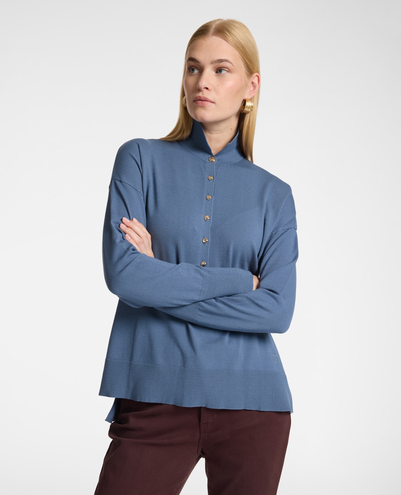 Jersey de mujer polo de viscosa con botones joya modelo boxy de longitud media con cierre de botones en el frente - Elena Miró - Azul claro Azul claro-1