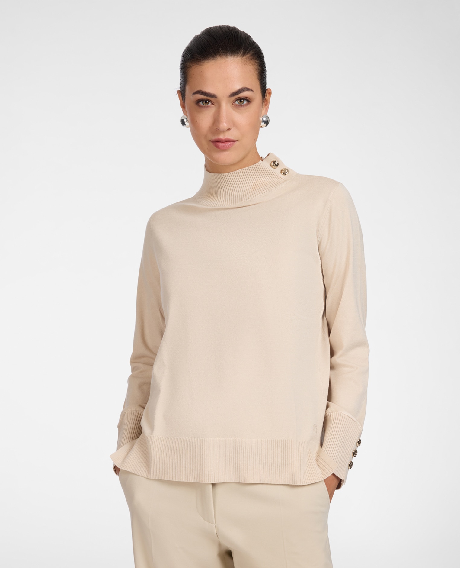 Jersey de mujer de viscosa con botones ajuste boxy con largo medio y cierre con botones Beige Elena Miró Beige-1