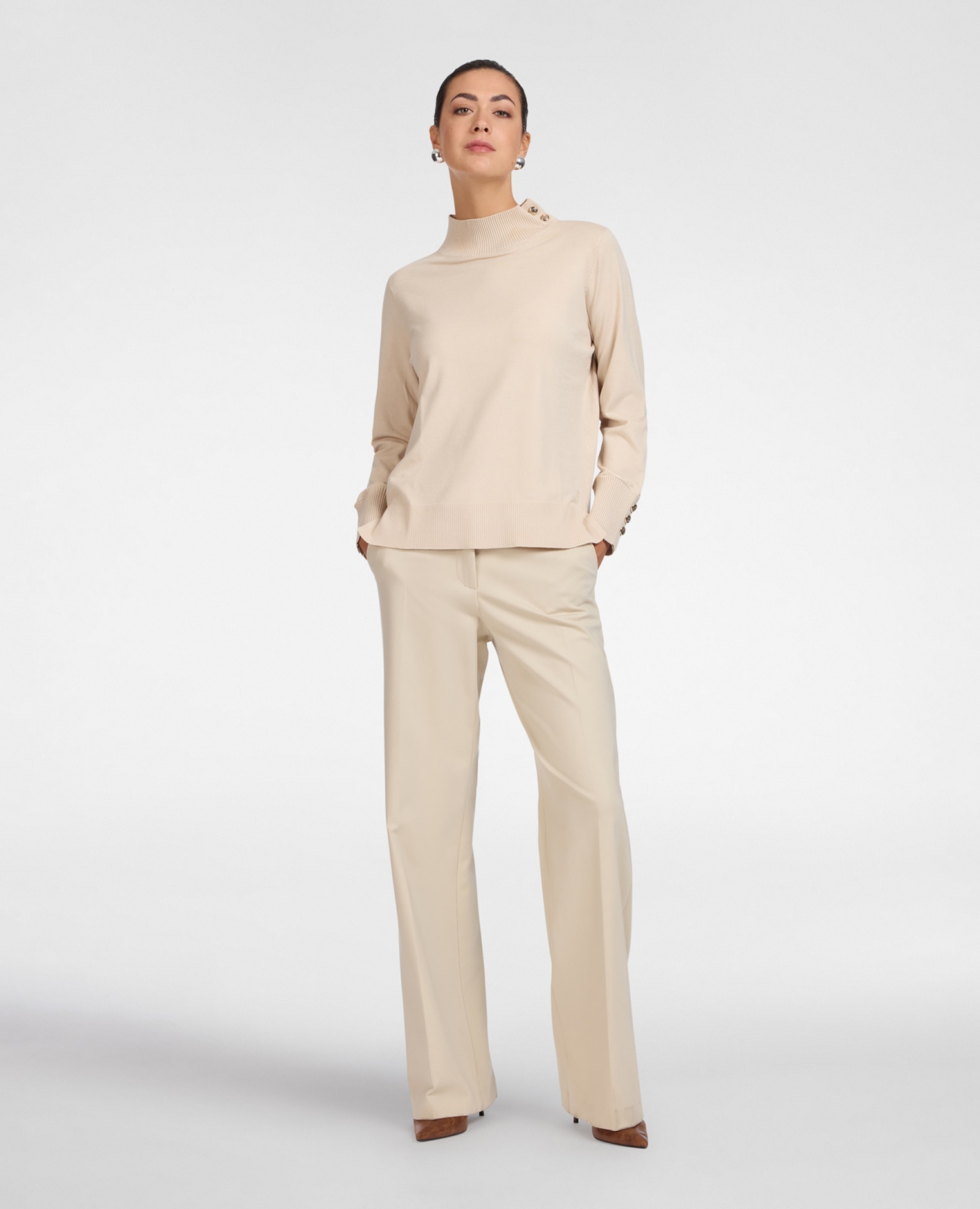 Jersey de mujer de viscosa con botones ajuste boxy con largo medio y cierre con botones Beige Elena Miró Beige-3