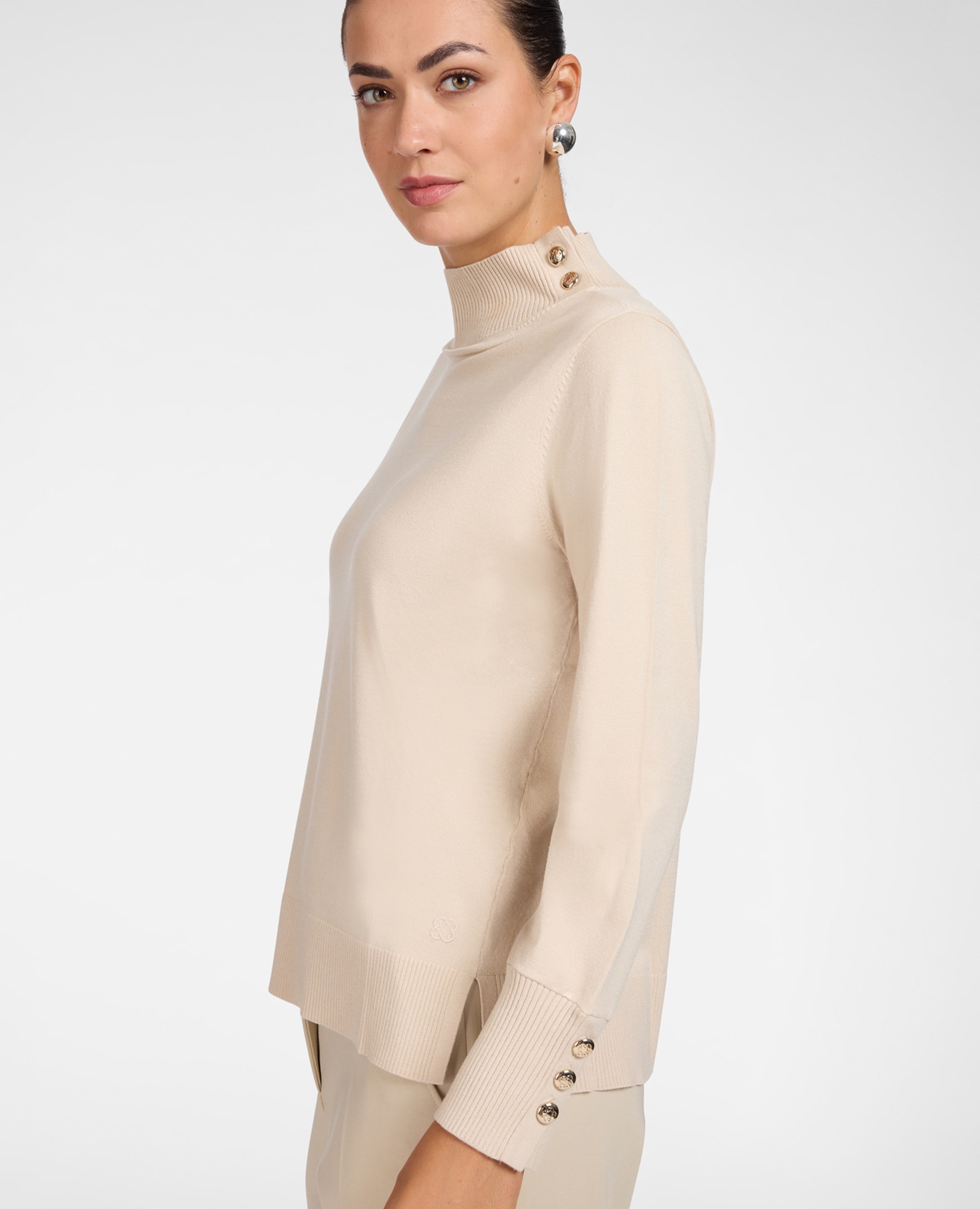 Jersey de mujer de viscosa con botones ajuste boxy con largo medio y cierre con botones Beige Elena Miró Beige-4