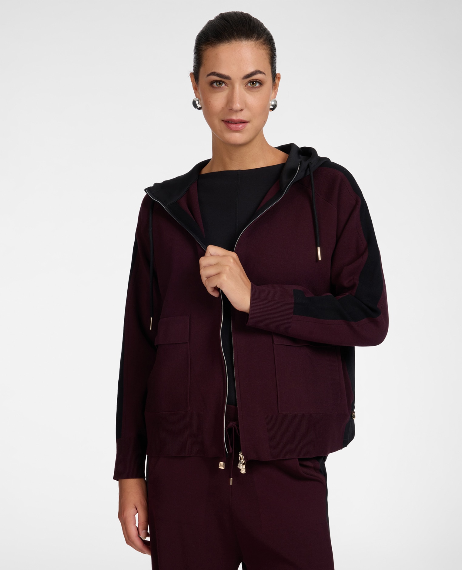 Chaqueta de mujer de punto con capucha cremallera y bandas en contraste ajuste regular largo medio - Elena Miró - Burdeos Burdeos-1