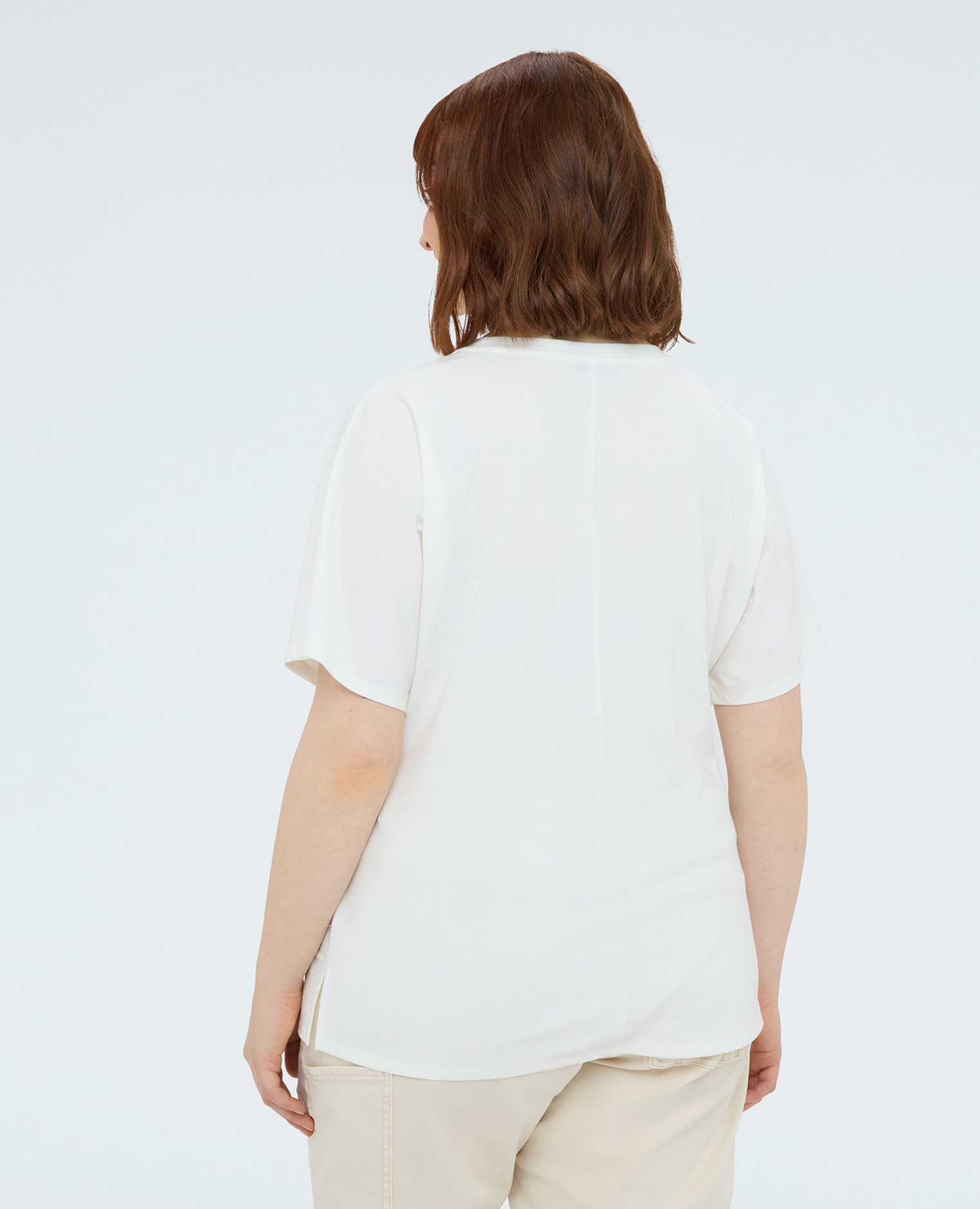 Camiseta de mujer de jersey con follaje de lentejuelas aplicaciones decorativas con motivo de hojas en la parte delantera - Fiorella Rubino - Blanco Blanco-2