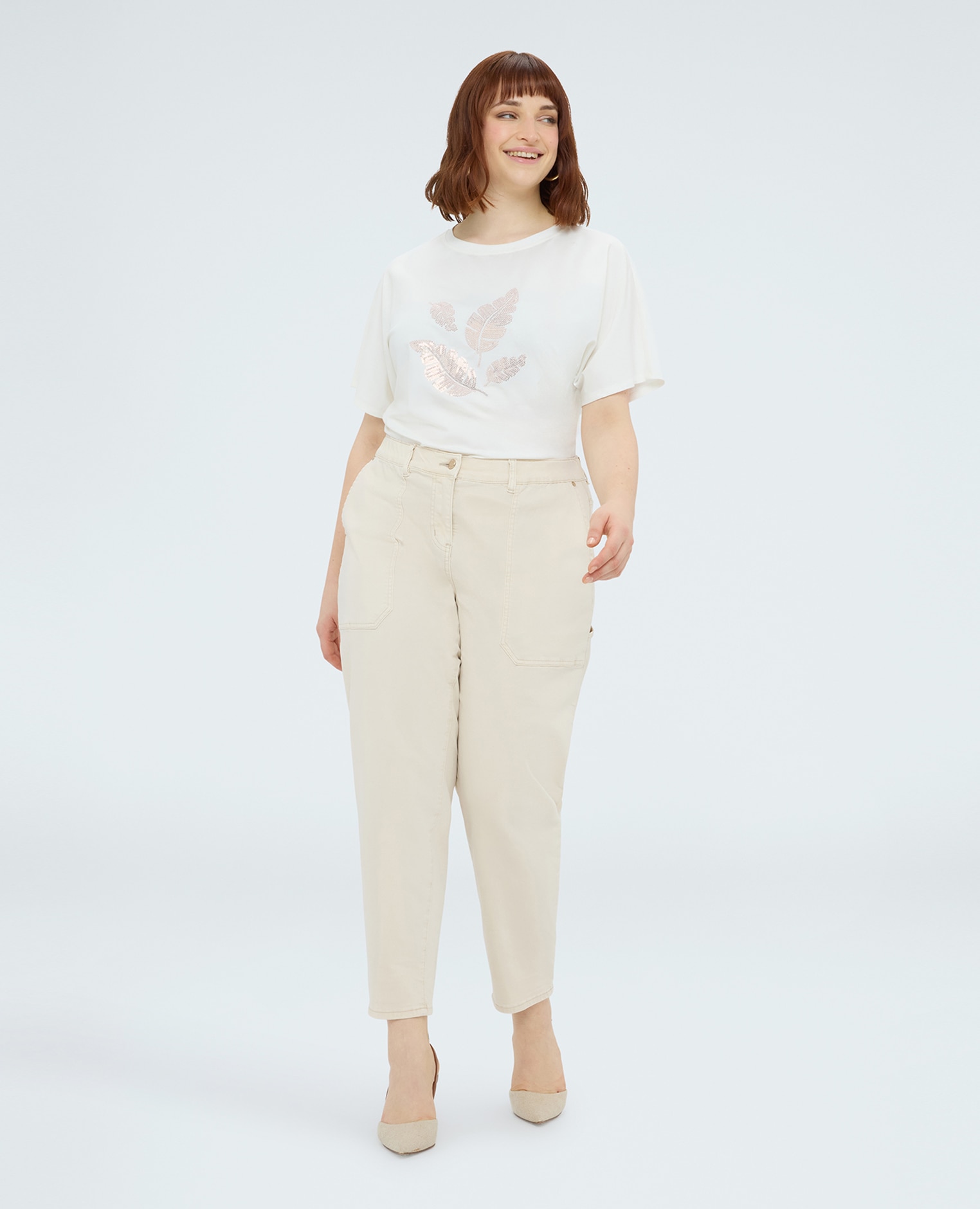 Camiseta de mujer de jersey con follaje de lentejuelas aplicaciones decorativas con motivo de hojas en la parte delantera - Fiorella Rubino - Blanco Blanco-3