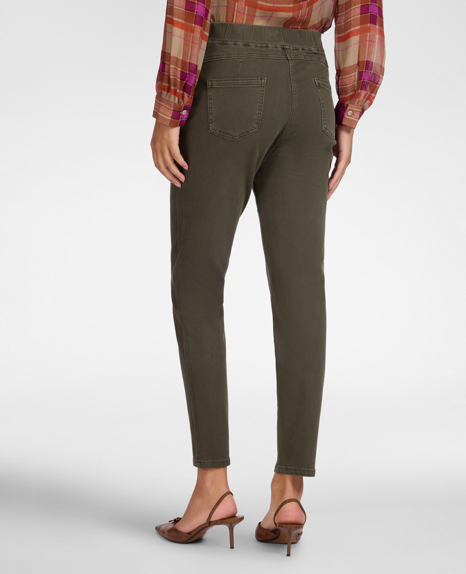 Pantalones de mujer slim en drill mezcla de algodón ajuste skinny cierre con banda elástica en la cintura - Elena Miró - Verde militar Verde militar-2