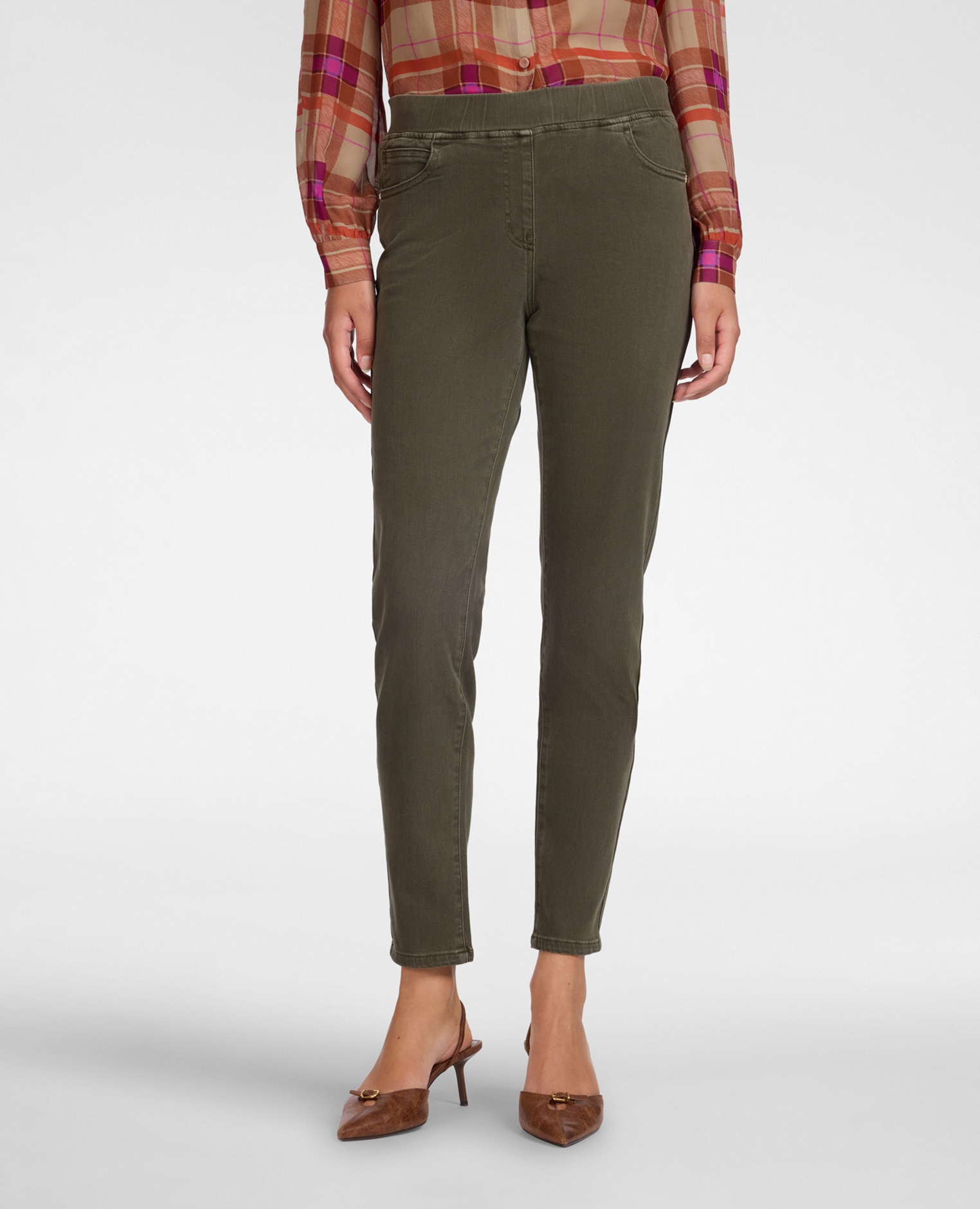 Pantalones de mujer slim en drill mezcla de algodón ajuste skinny cierre con banda elástica en la cintura - Elena Miró - Verde militar Verde militar-3