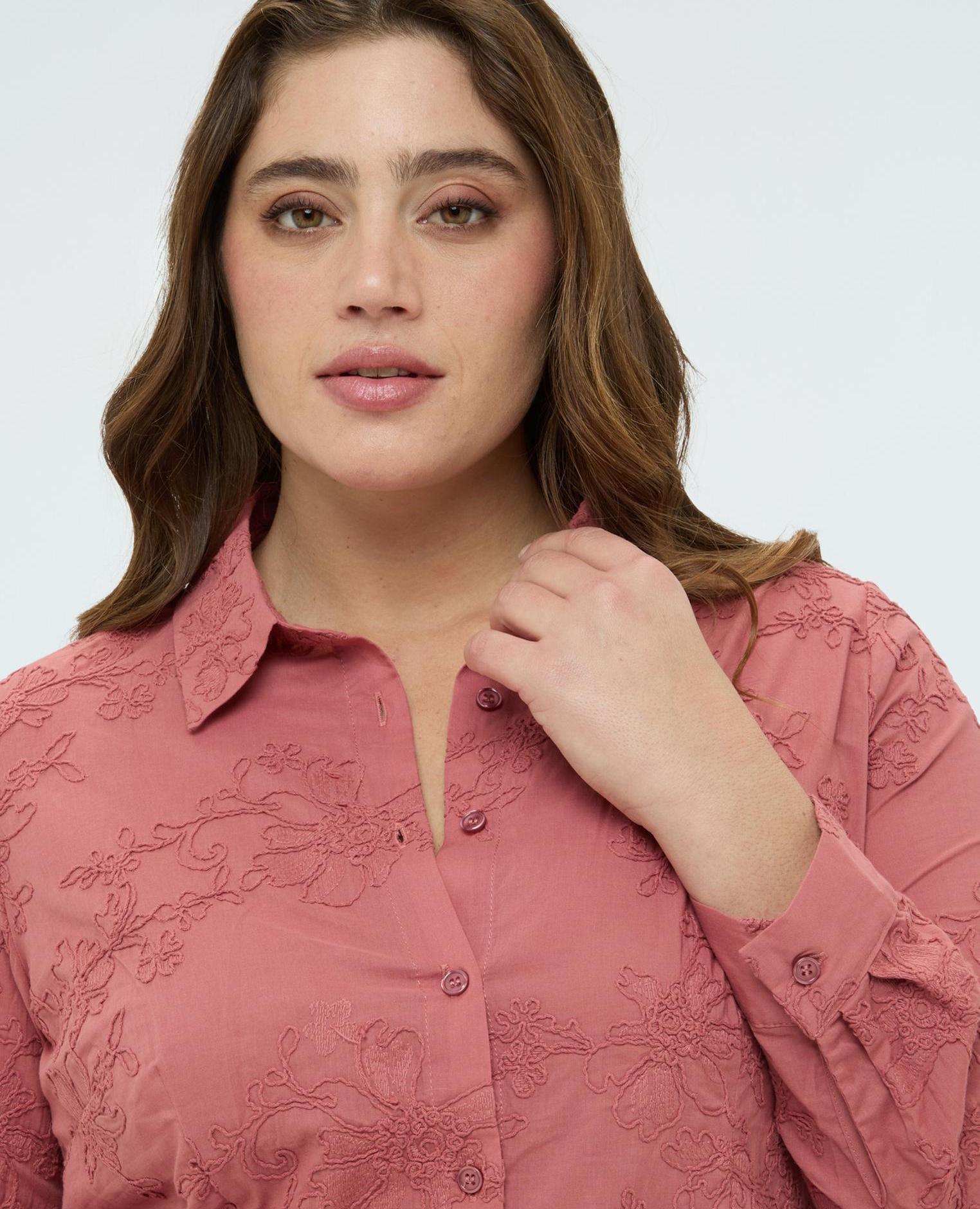 Camisa de mujer con bordados florales tono sobre tono en tejido popelín - Fiorella Rubino - Rosa Rosa-4