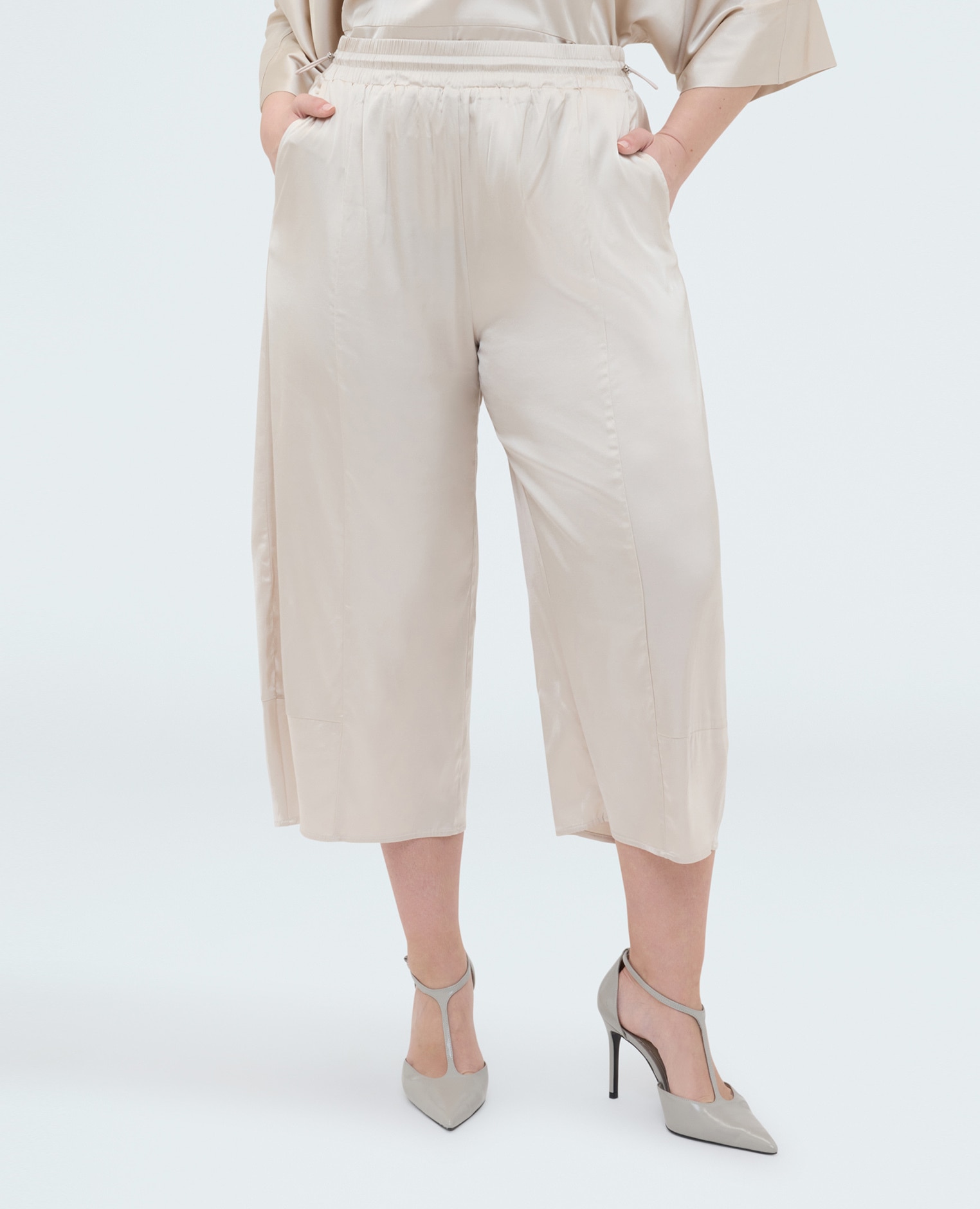 Fiorella Rubino - Pantalones de mujer balloon en raso stretch versátiles y fáciles de combinar.