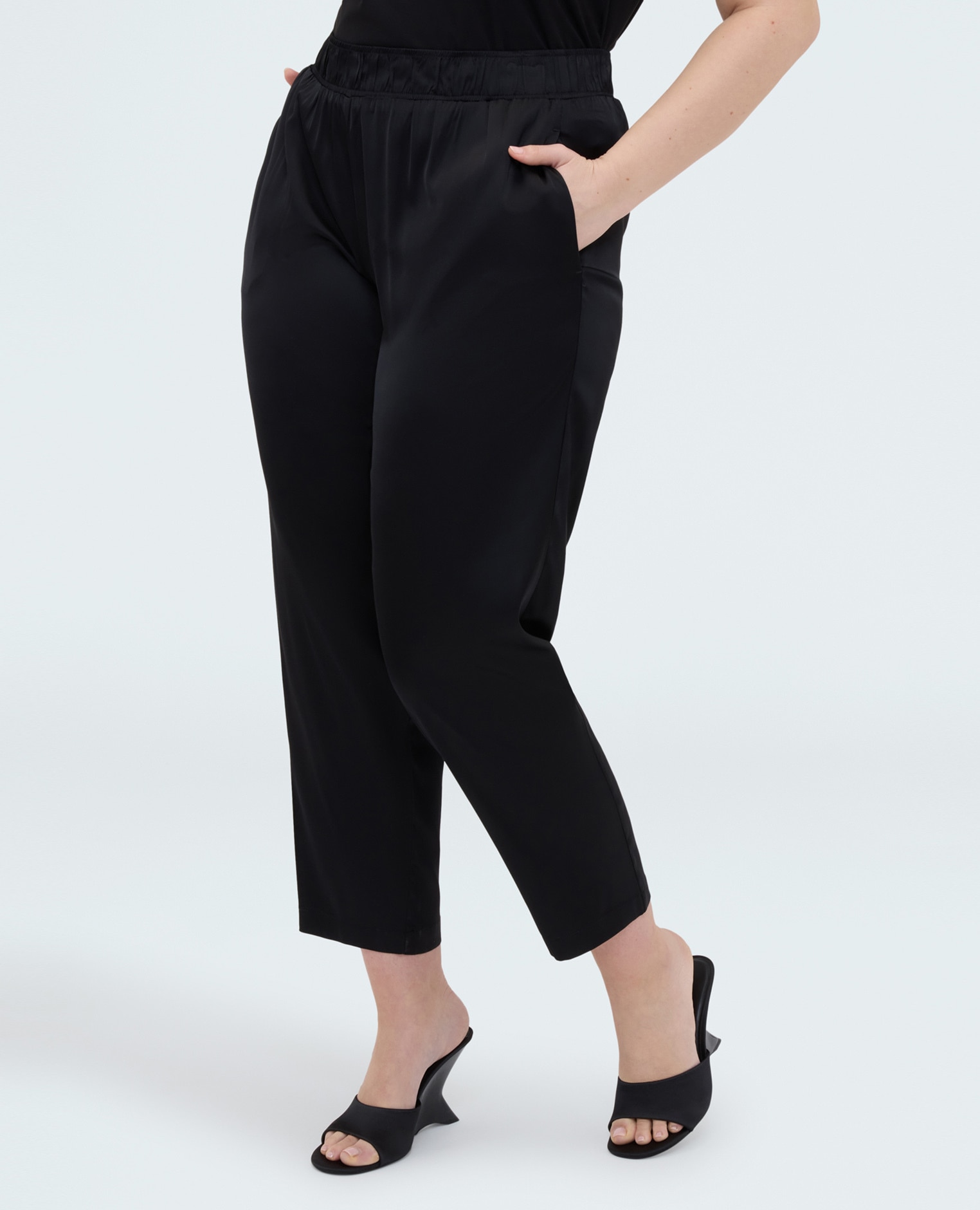 Joggers de mujer de raso elástico ajuste y diseño para el máximo confort - Fiorella Rubino - Negro Negro-1
